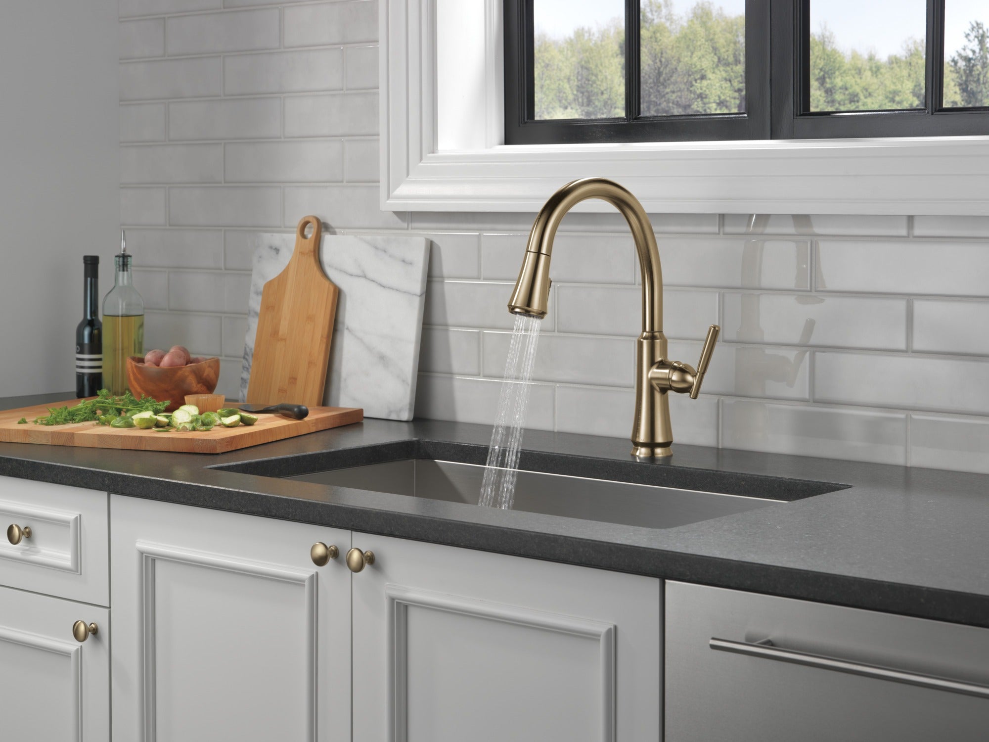Delta Coranto® Single Handle Pull-Down Kitchen Faucet