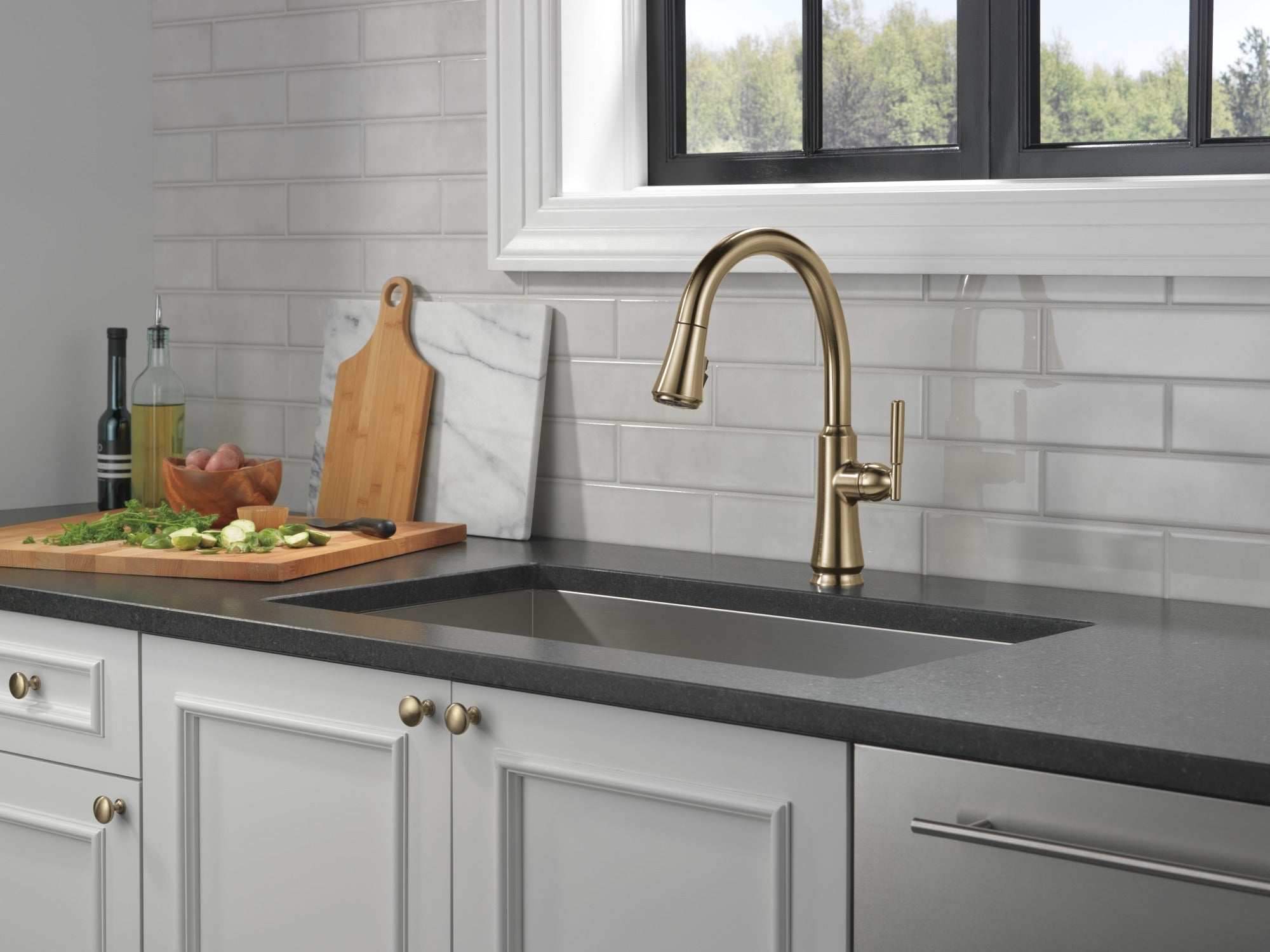 Delta Coranto® Single Handle Pull-Down Kitchen Faucet