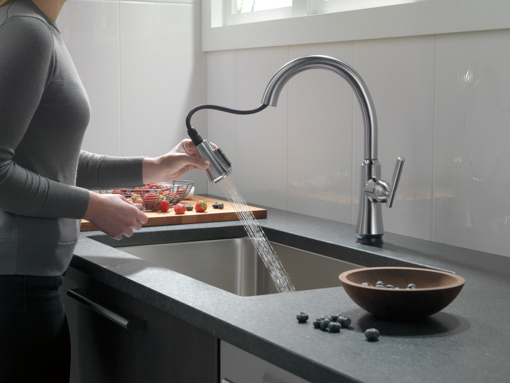 Delta Coranto® Single Handle Pull-Down Kitchen Faucet with Touch<sub>2</sub>O® Technology