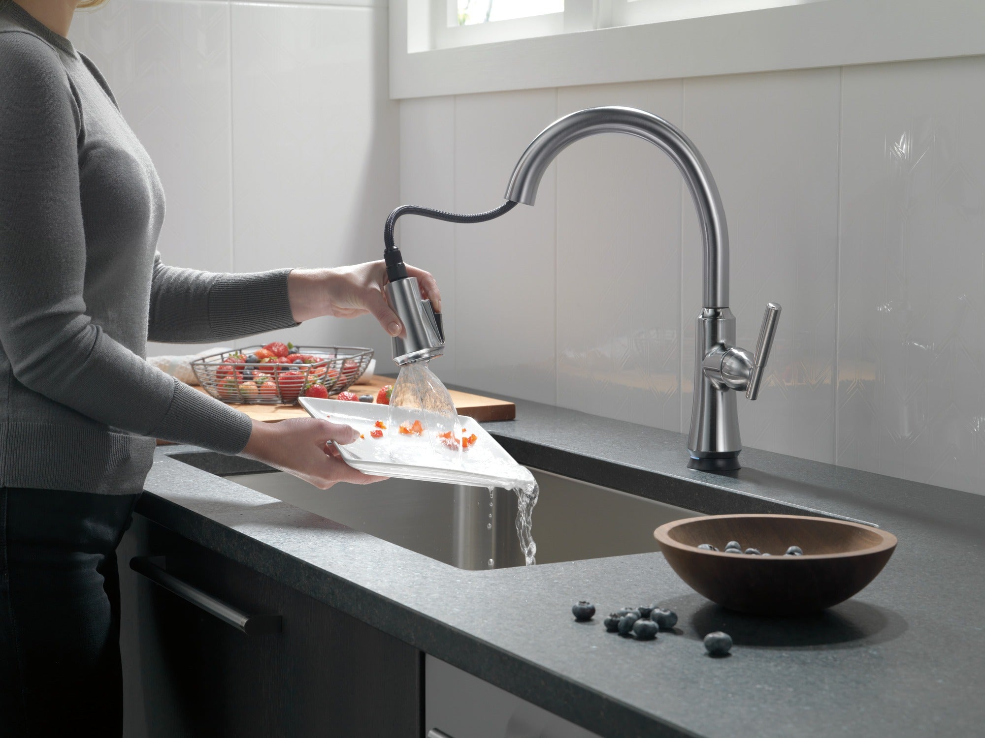 Delta Coranto® Single Handle Pull-Down Kitchen Faucet with Touch<sub>2</sub>O® Technology