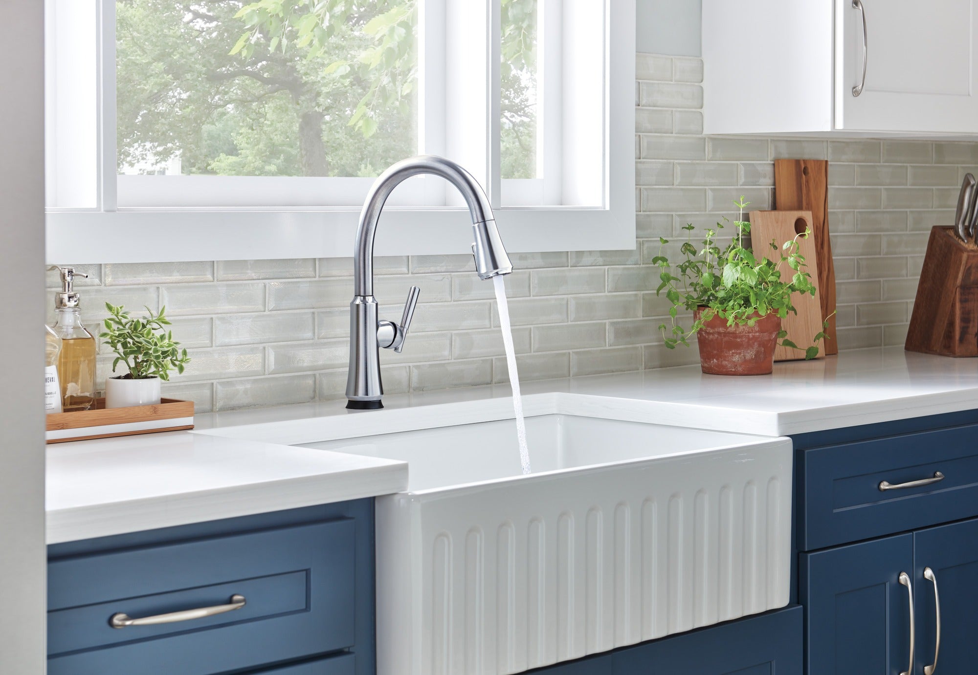 Delta Coranto® Single Handle Pull-Down Kitchen Faucet with Touch<sub>2</sub>O® Technology