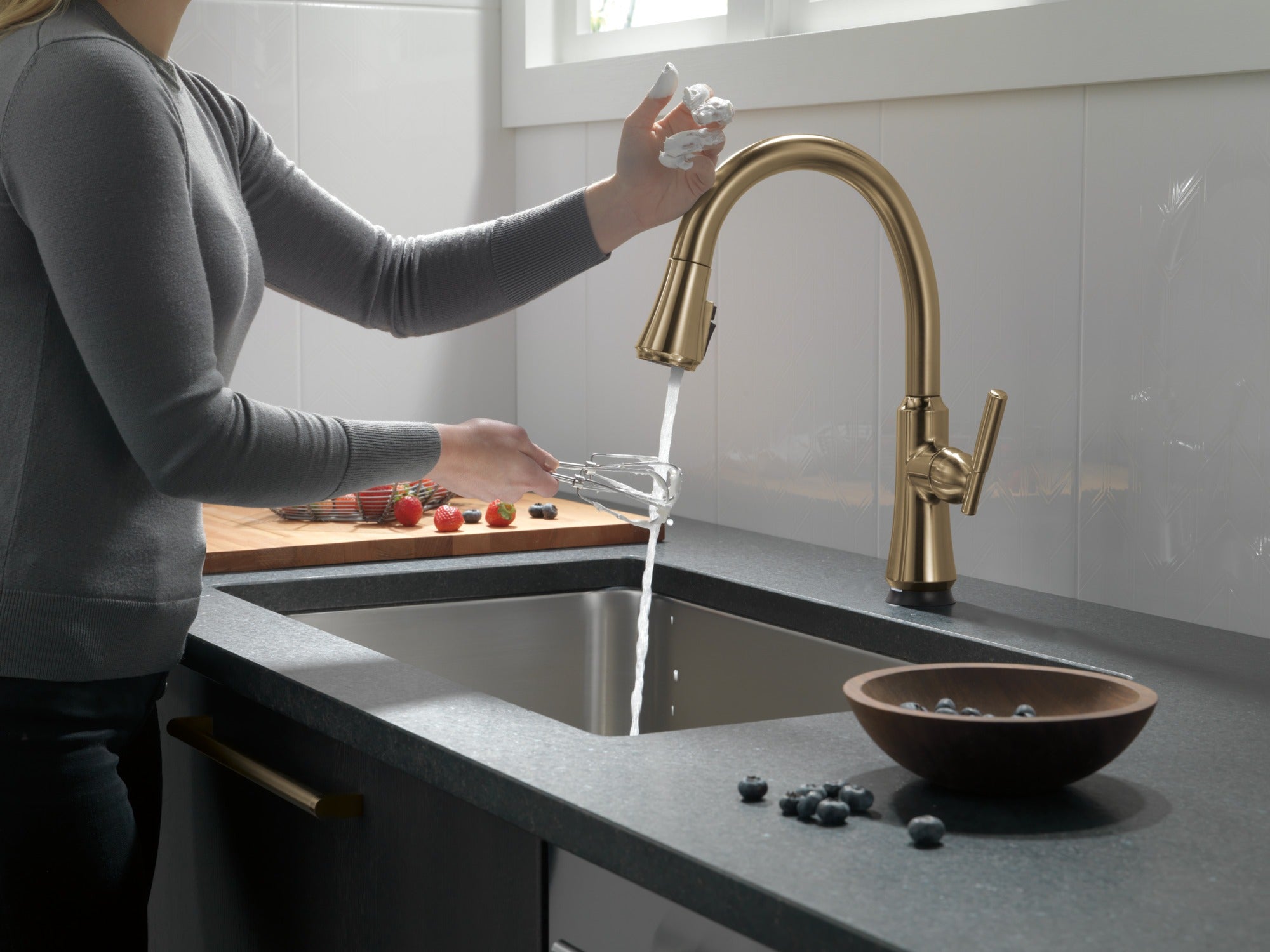 Delta Coranto® Single Handle Pull-Down Kitchen Faucet with Touch<sub>2</sub>O® Technology Technology