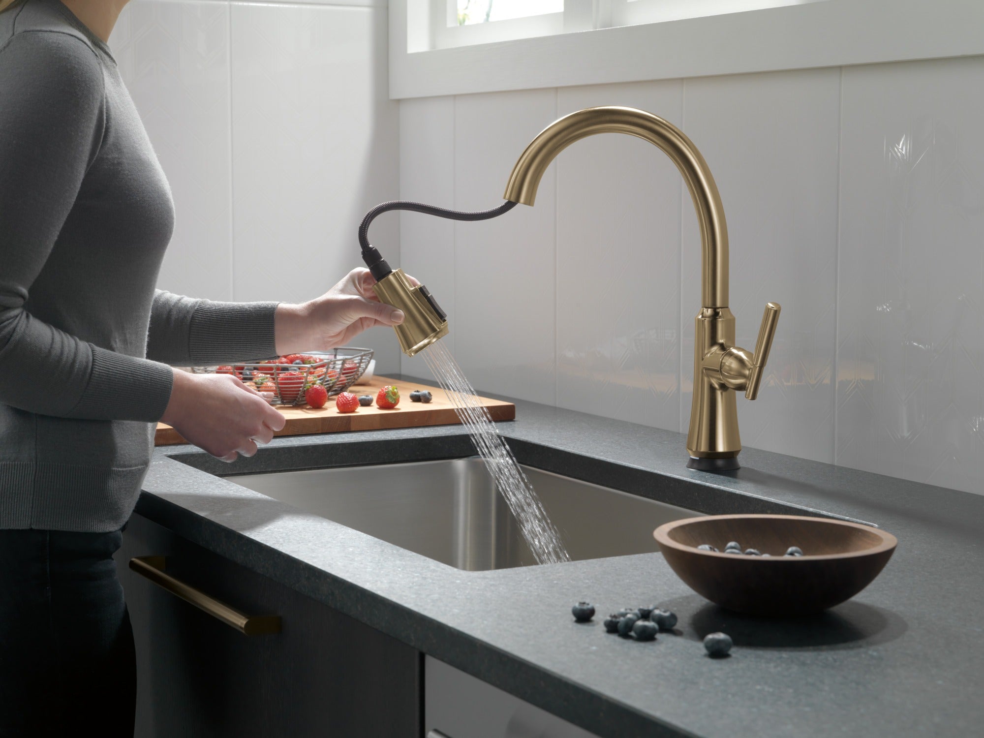Delta Coranto® Single Handle Pull-Down Kitchen Faucet with Touch<sub>2</sub>O® Technology Technology