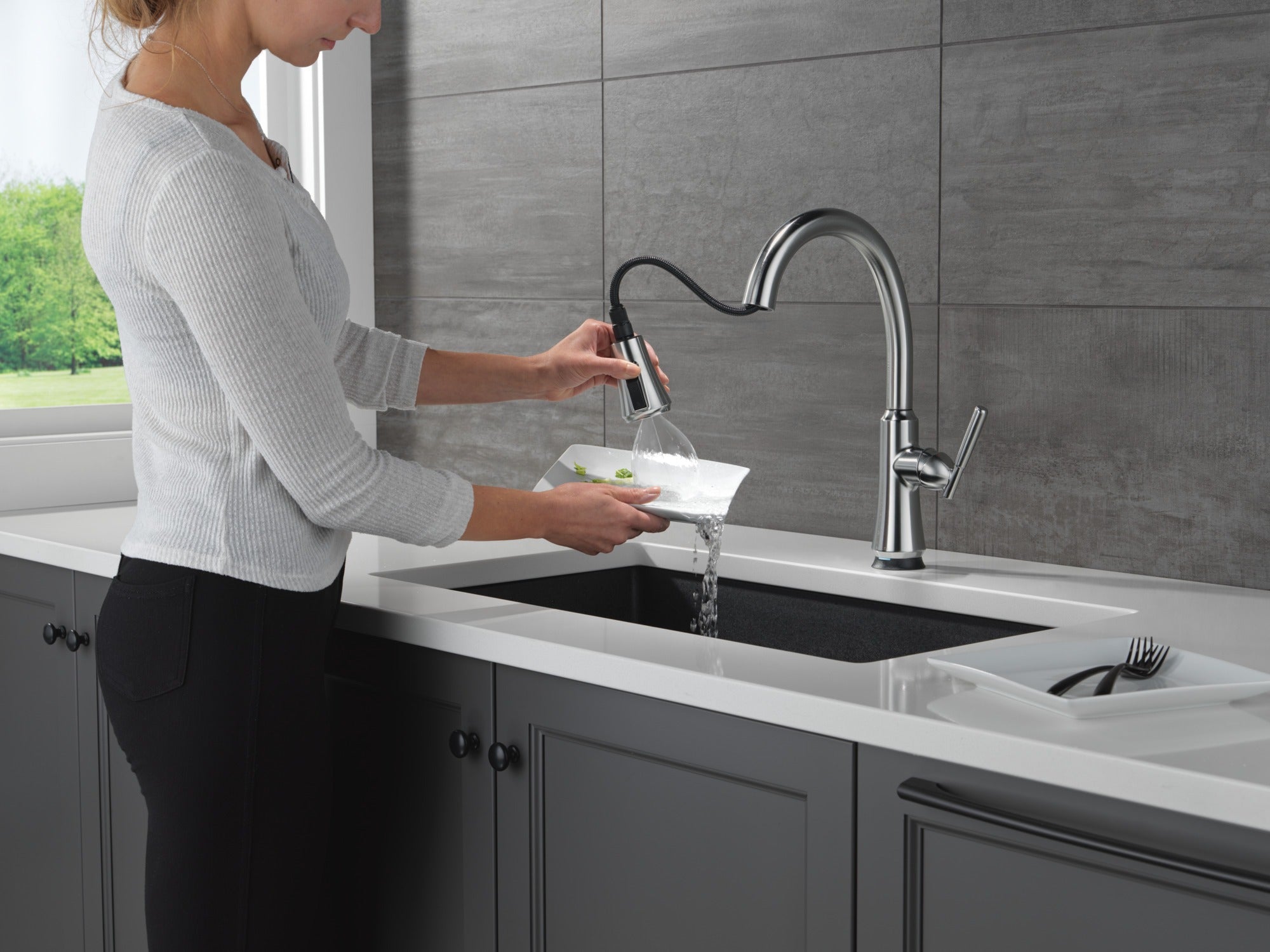 Delta Coranto® Touch<sub>2</sub>O® Technology Kitchen Faucet with Touchless Technology