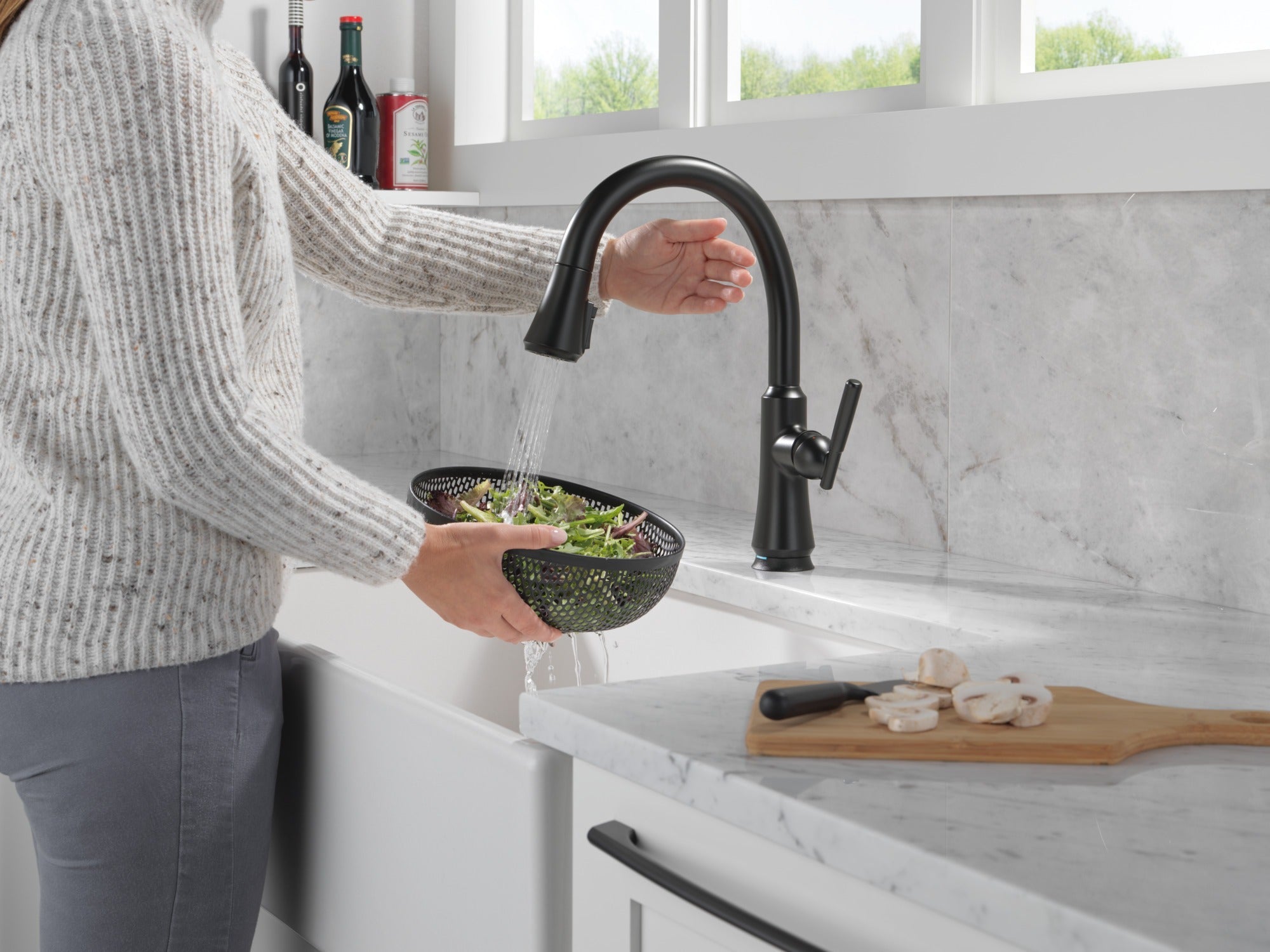 Delta Coranto® Touch<sub>2</sub>O® Technology Kitchen Faucet with Touchless Technology
