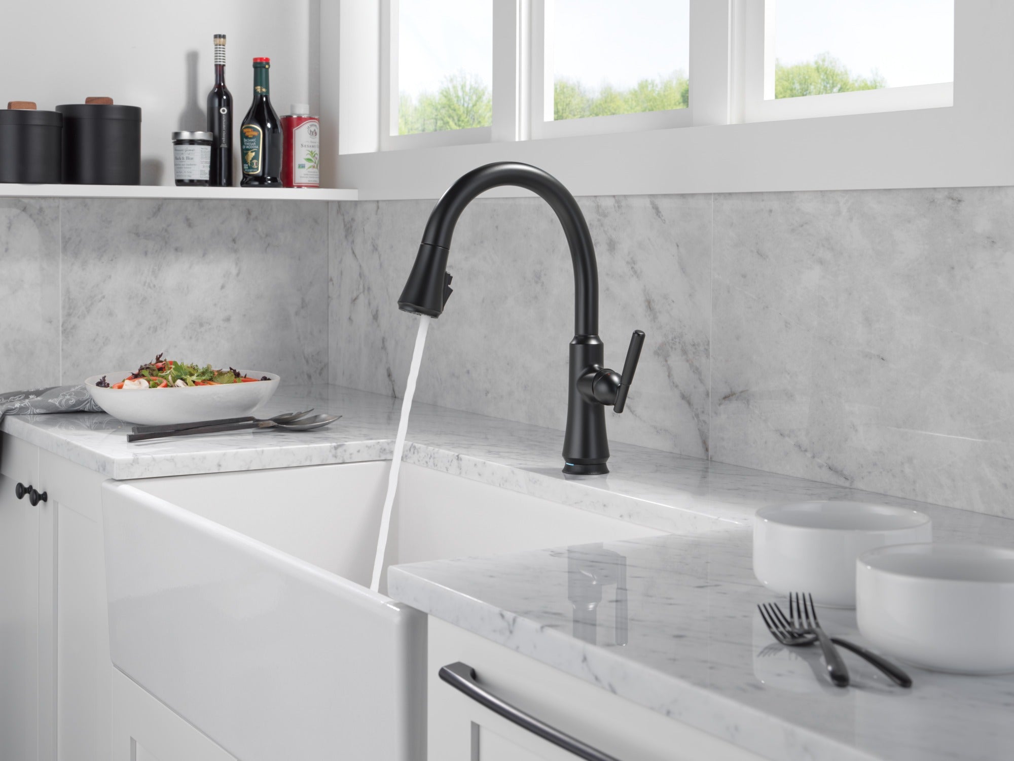 Delta Coranto® Touch<sub>2</sub>O® Technology Kitchen Faucet with Touchless Technology