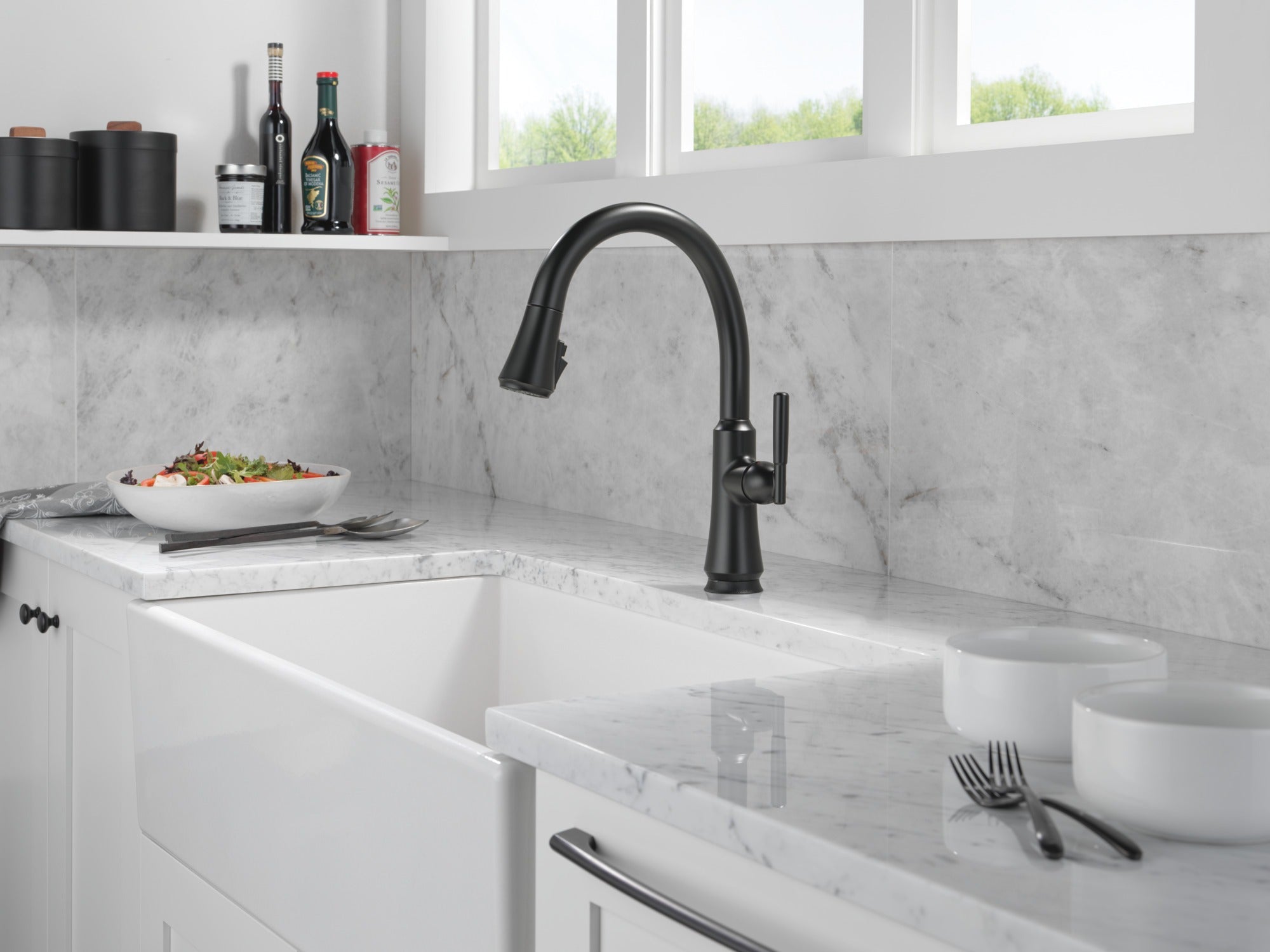 Delta Coranto® Touch<sub>2</sub>O® Technology Kitchen Faucet with Touchless Technology