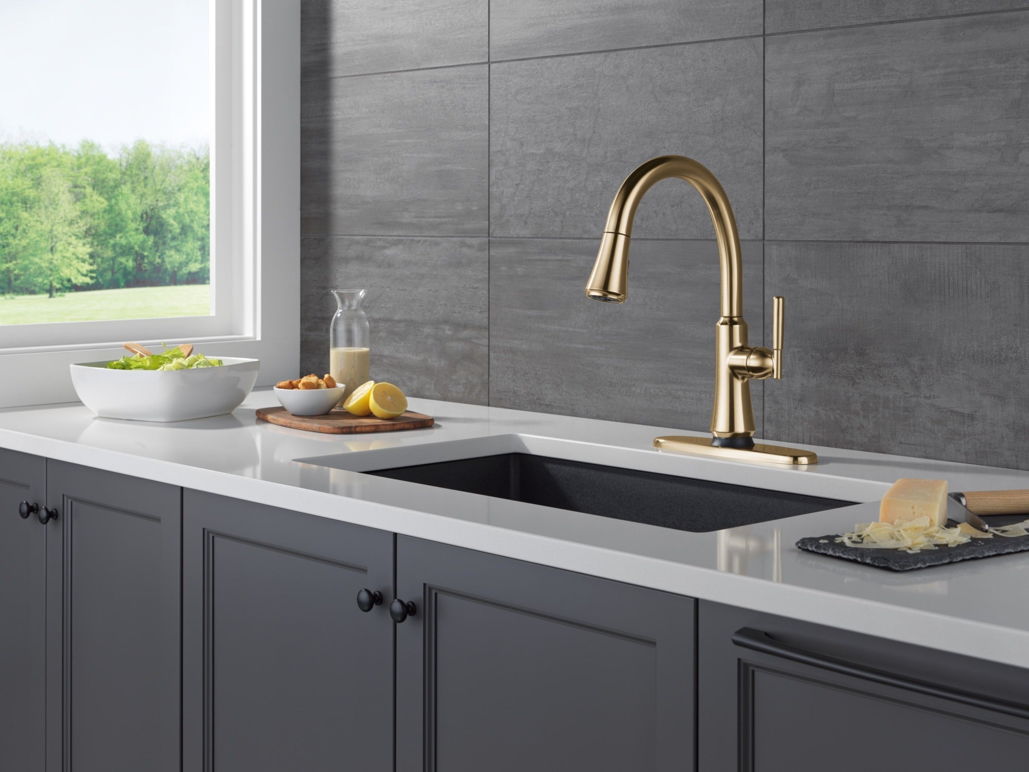 Delta Coranto® Touch<sub>2</sub>O® Technology Kitchen Faucet with Touchless Technology