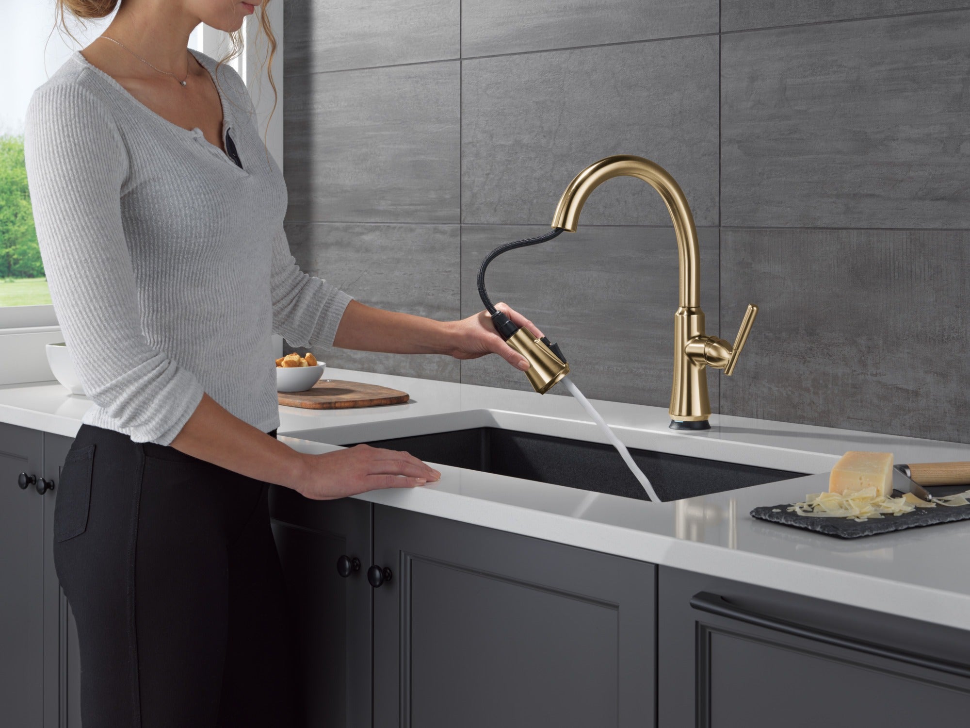 Delta Coranto® Touch<sub>2</sub>O® Technology Kitchen Faucet with Touchless Technology