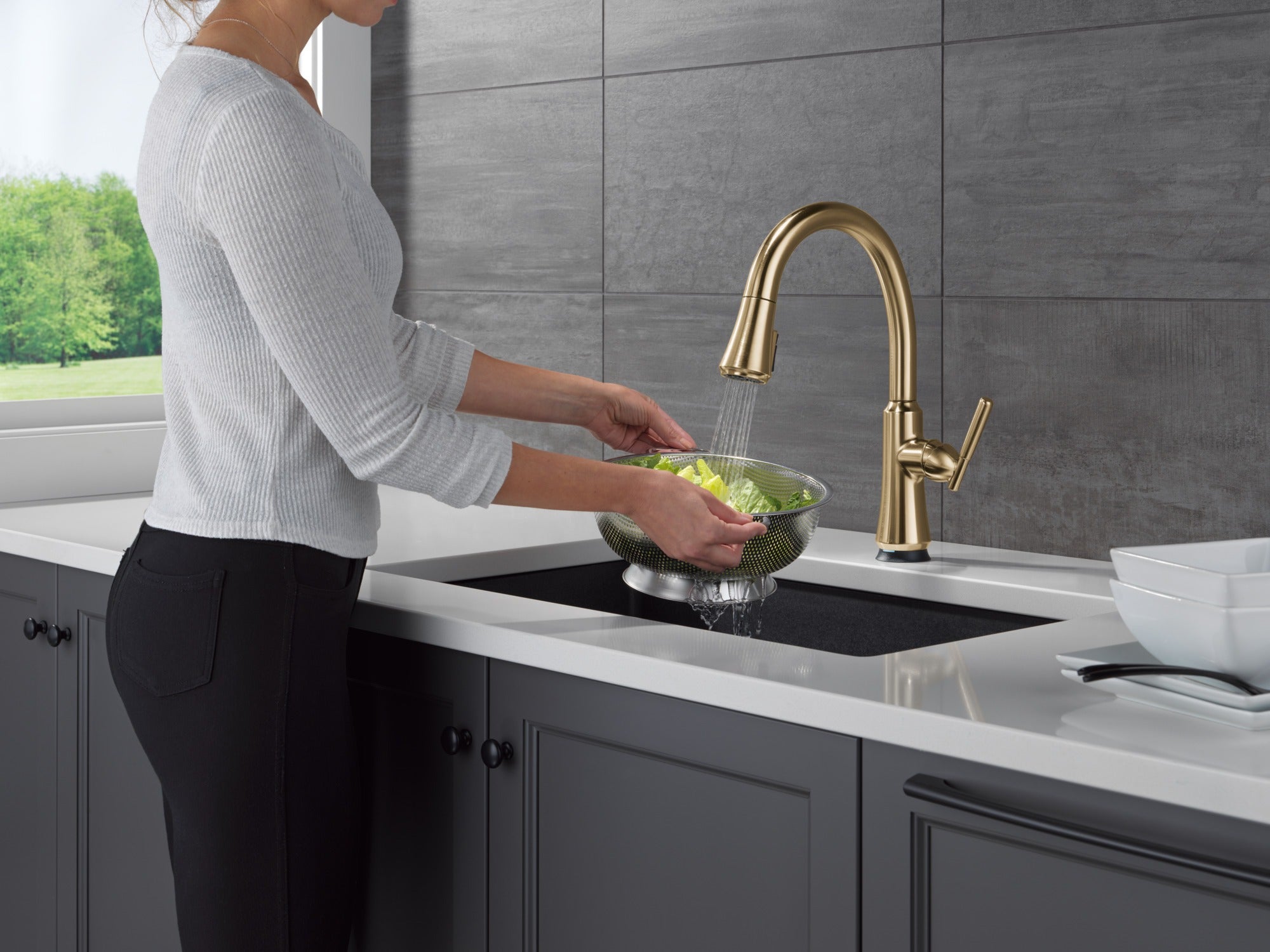 Delta Coranto® Touch<sub>2</sub>O® Technology Kitchen Faucet with Touchless Technology
