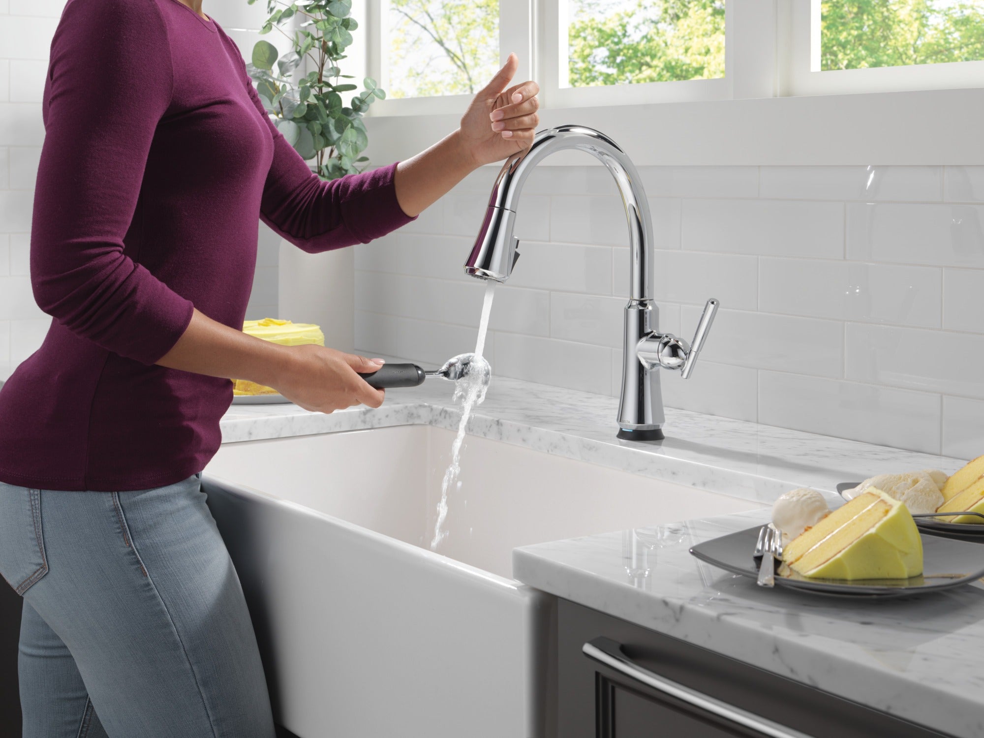 Delta Coranto® Touch<sub>2</sub>O® Technology Kitchen Faucet with Touchless Technology