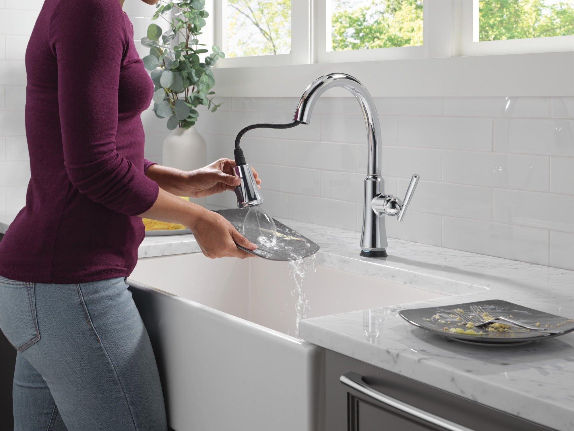Delta Coranto® Touch<sub>2</sub>O® Technology Kitchen Faucet with Touchless Technology