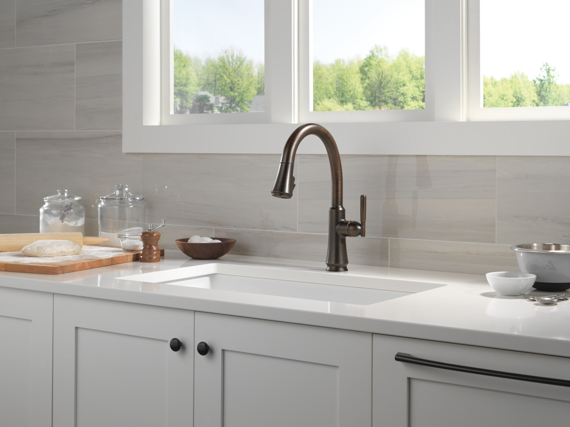 Delta Coranto® Touch<sub>2</sub>O® Technology Kitchen Faucet with Touchless Technology