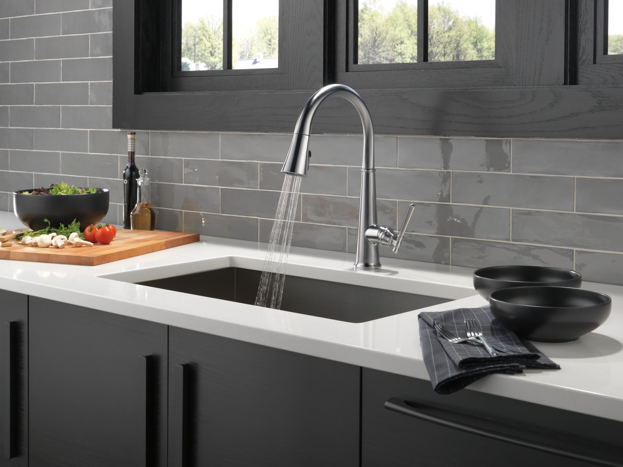 Delta Emmeline® Single Handle Pull-Down Kitchen Faucet