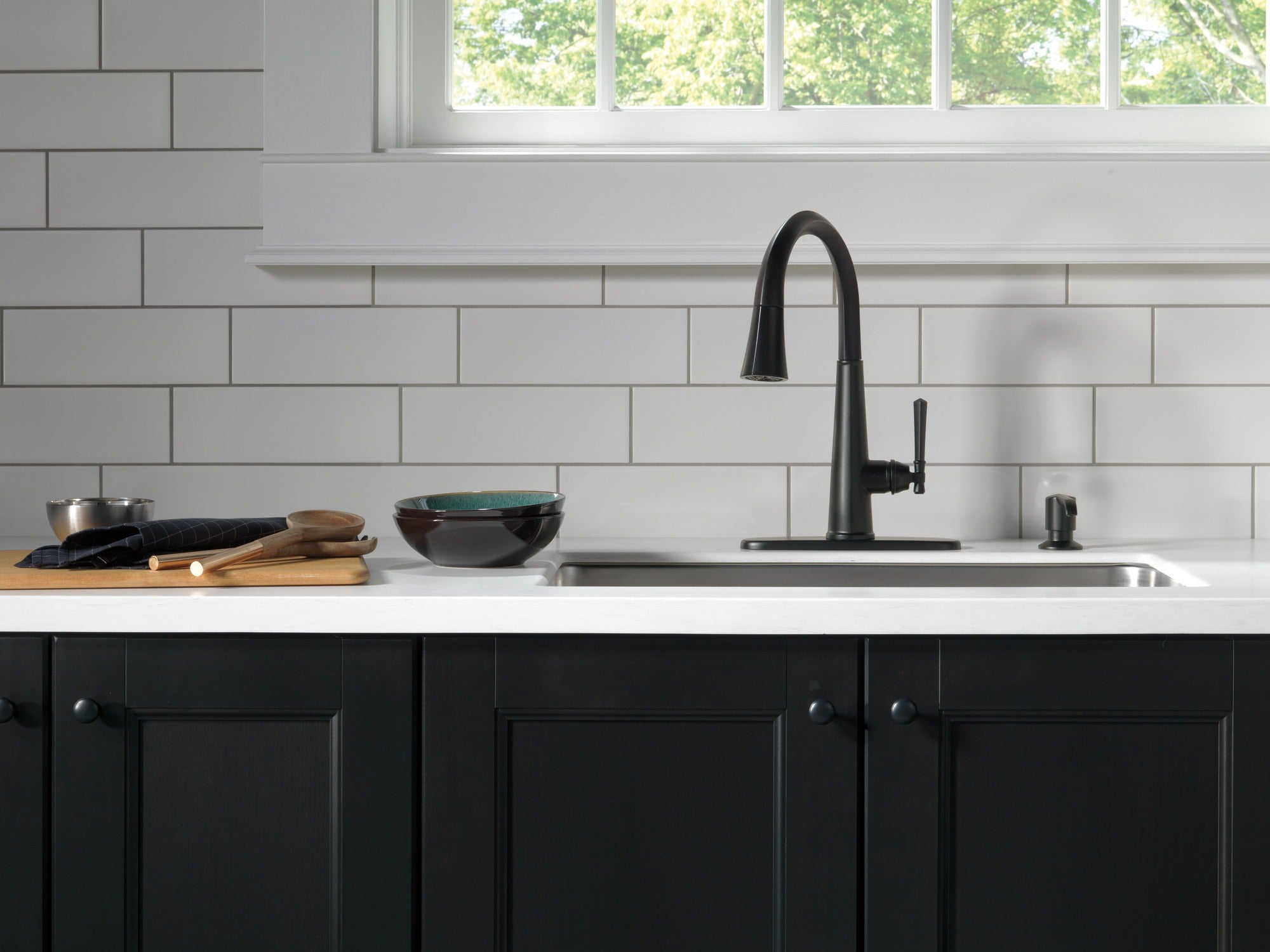 Delta Emmeline® Single Handle Pull-Down Kitchen Faucet