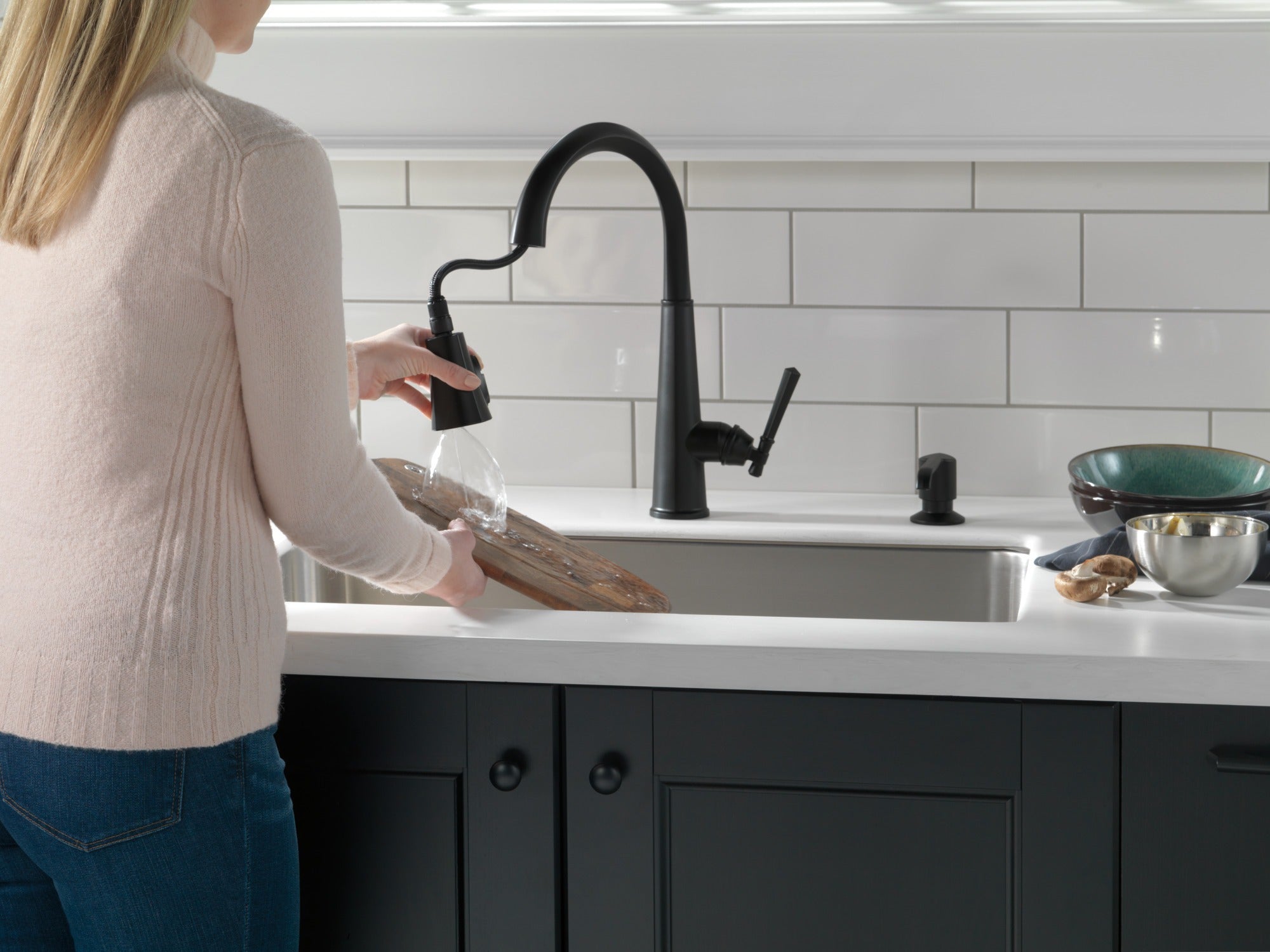 Delta Emmeline® Single Handle Pull-Down Kitchen Faucet