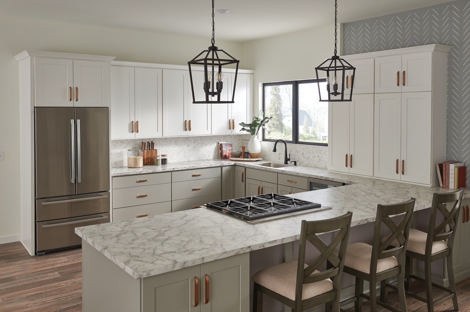 Delta Emmeline® Single Handle Pull-Down Kitchen Faucet