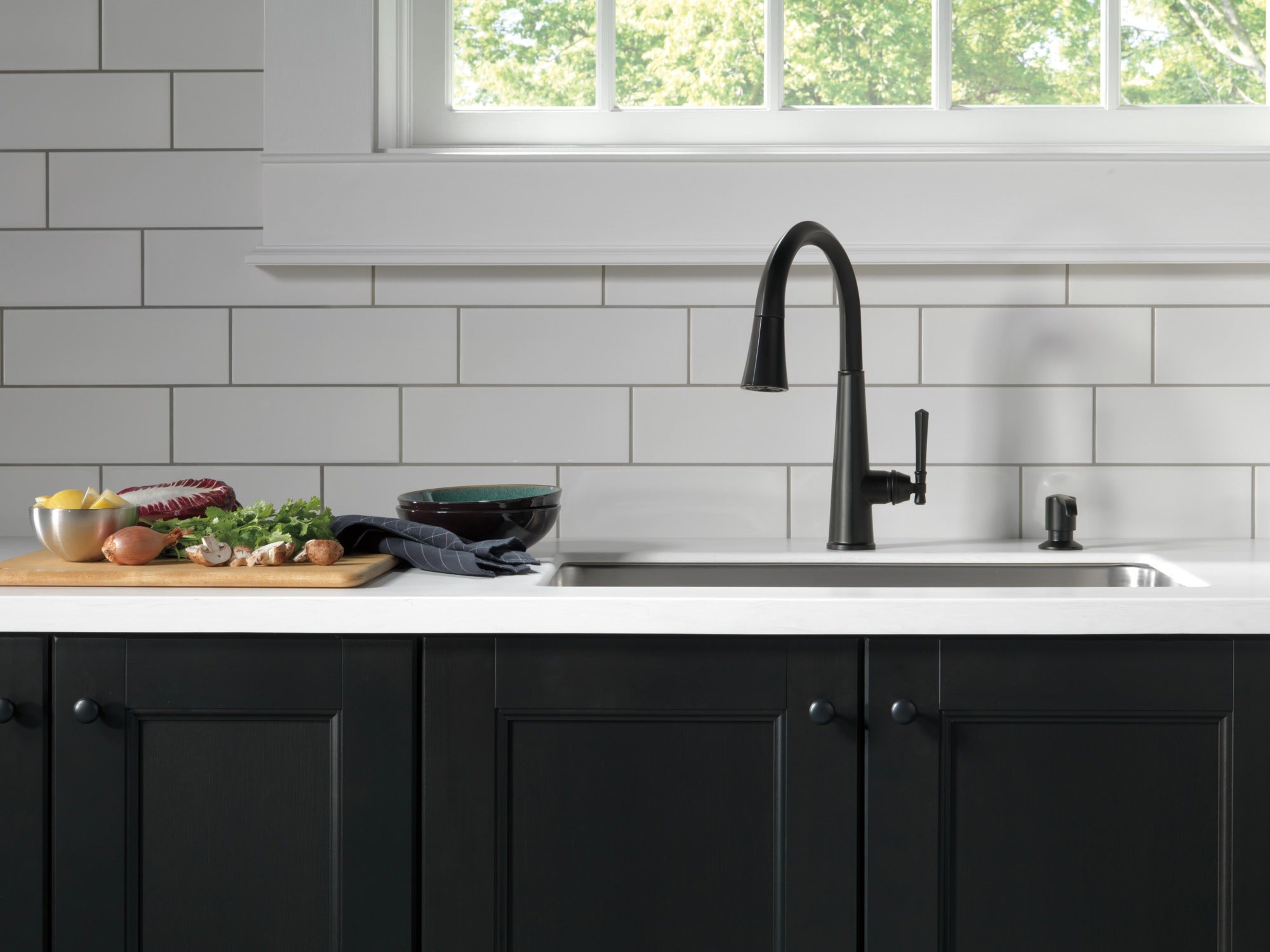 Delta Emmeline® Single Handle Pull-Down Kitchen Faucet