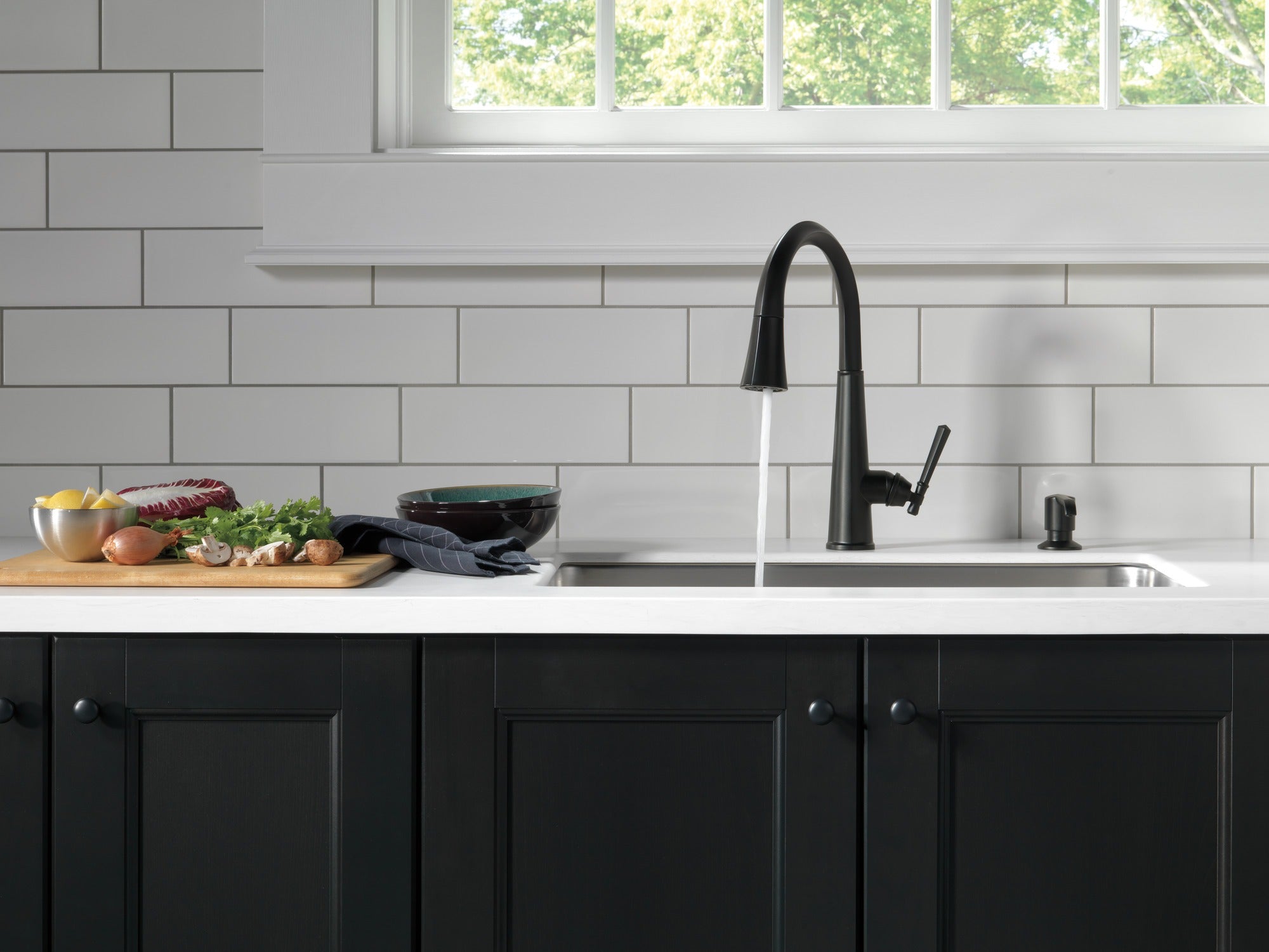Delta Emmeline® Single Handle Pull-Down Kitchen Faucet