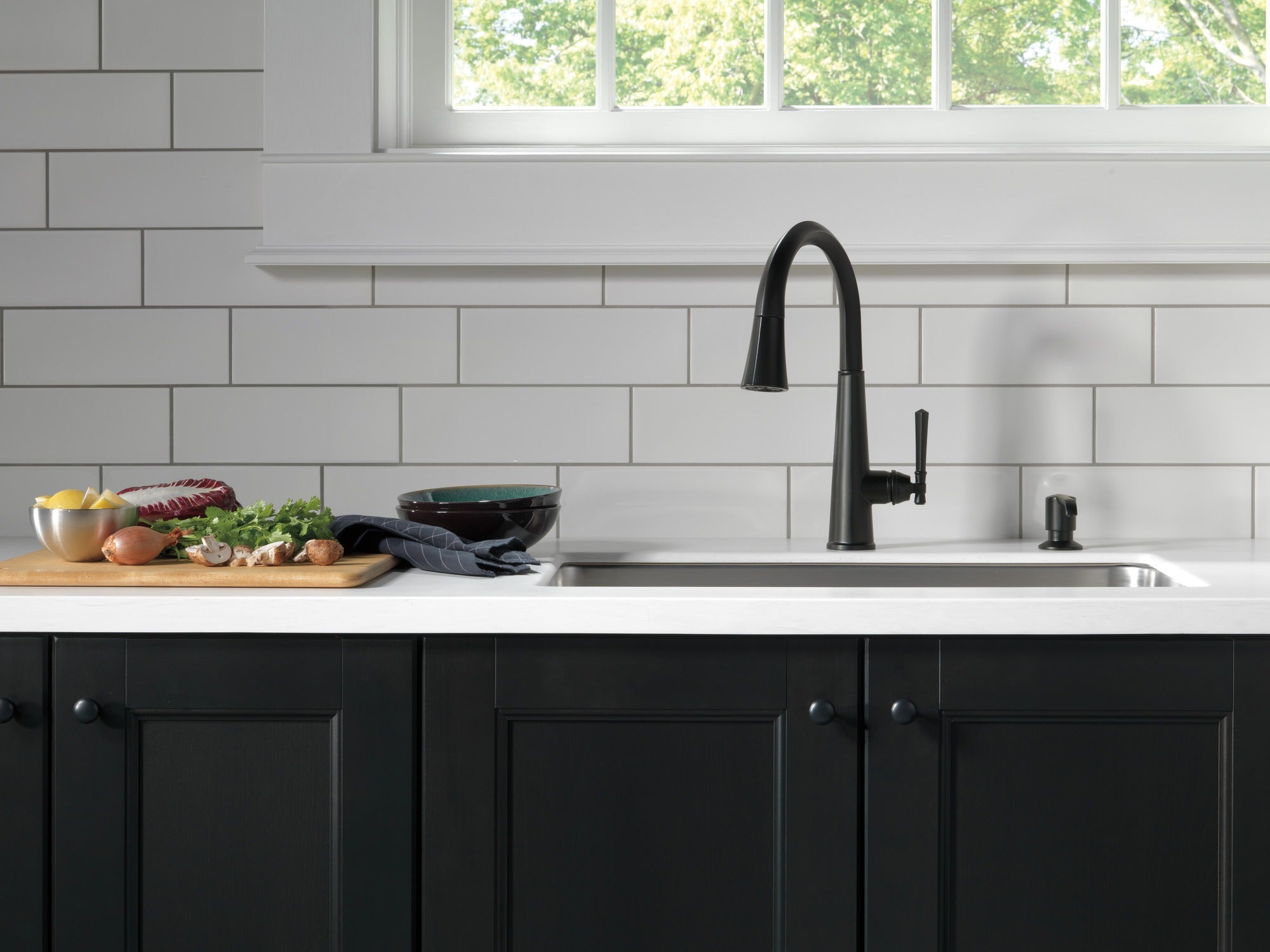 Delta Emmeline® Single Handle Pull-Down Kitchen Faucet