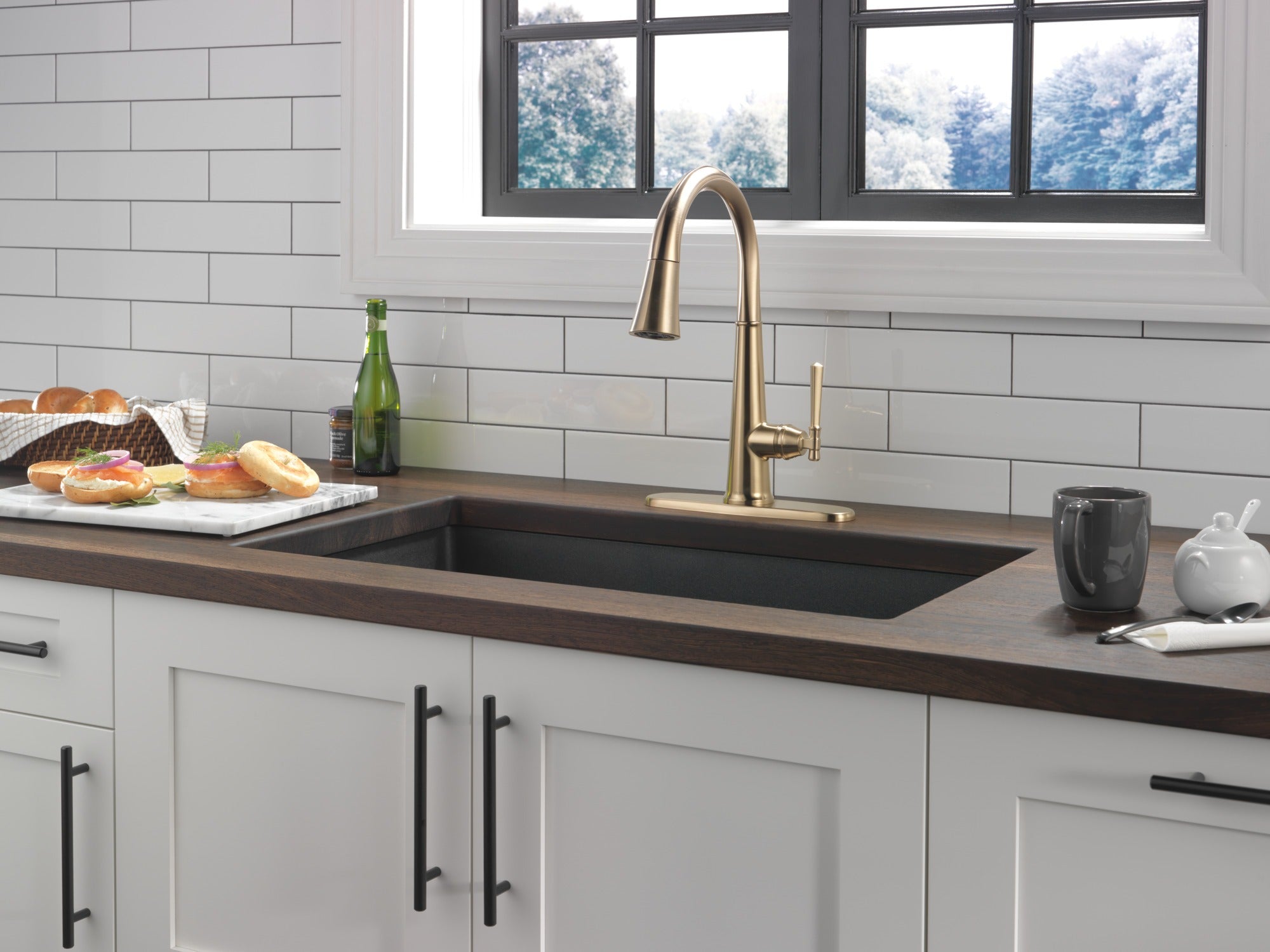 Delta Emmeline® Single Handle Pull-Down Kitchen Faucet