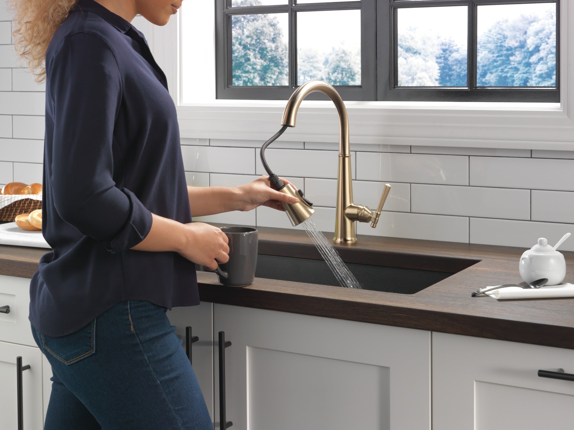 Delta Emmeline® Single Handle Pull-Down Kitchen Faucet