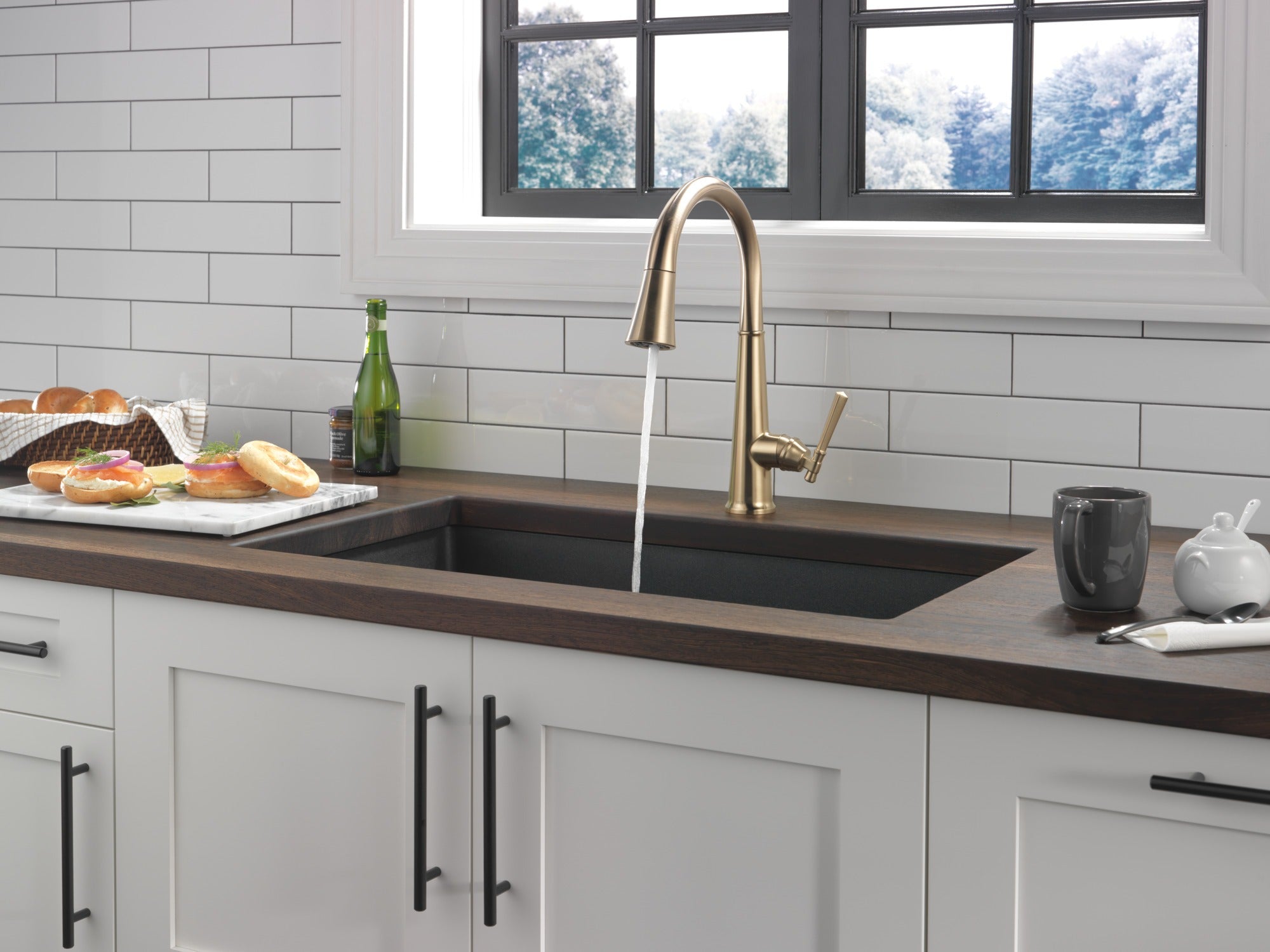 Delta Emmeline® Single Handle Pull-Down Kitchen Faucet