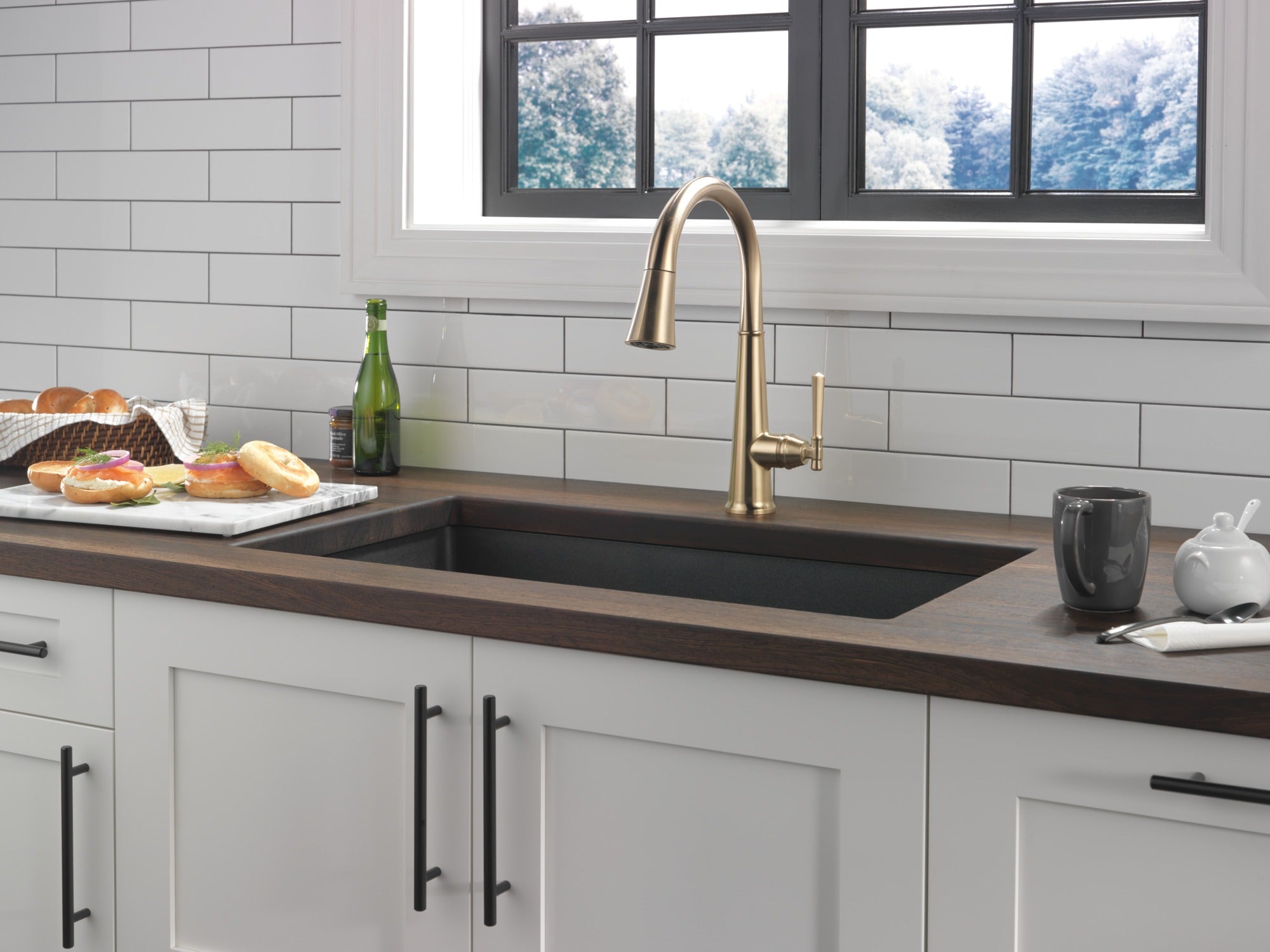 Delta Emmeline® Single Handle Pull-Down Kitchen Faucet