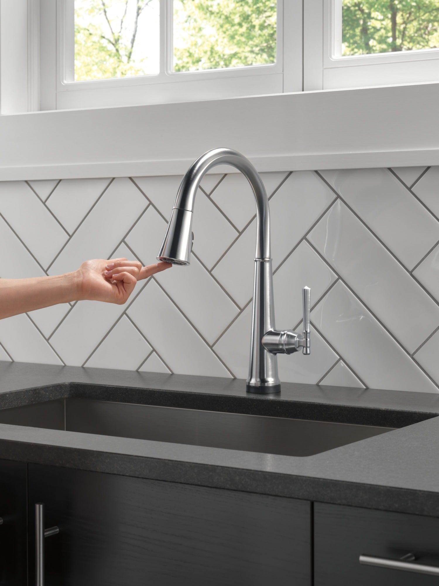 Delta Emmeline® Single Handle Pull-Down Kitchen Faucet with Touch<sub>2</sub>O® Technology