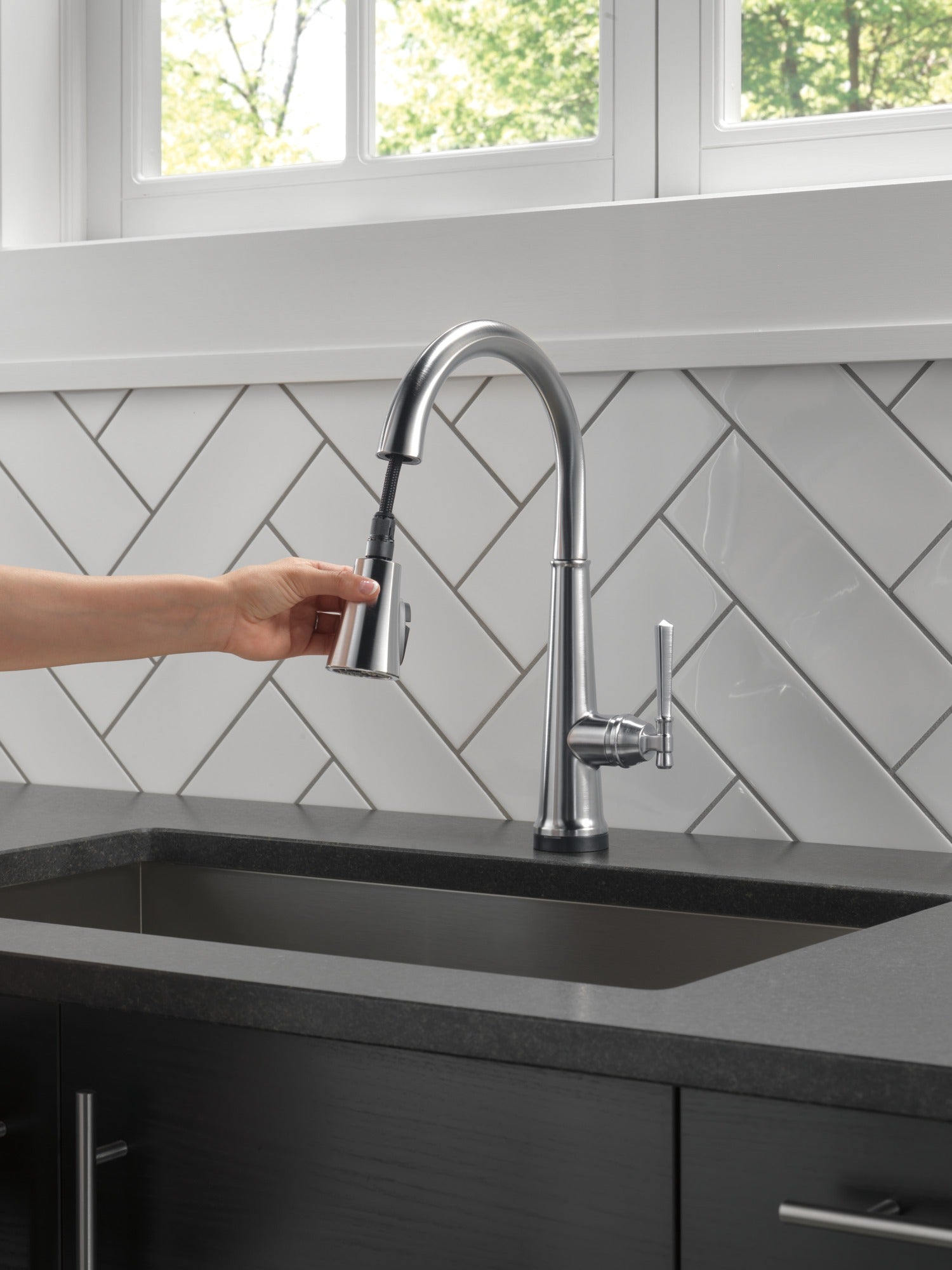 Delta Emmeline® Single Handle Pull-Down Kitchen Faucet with Touch<sub>2</sub>O® Technology