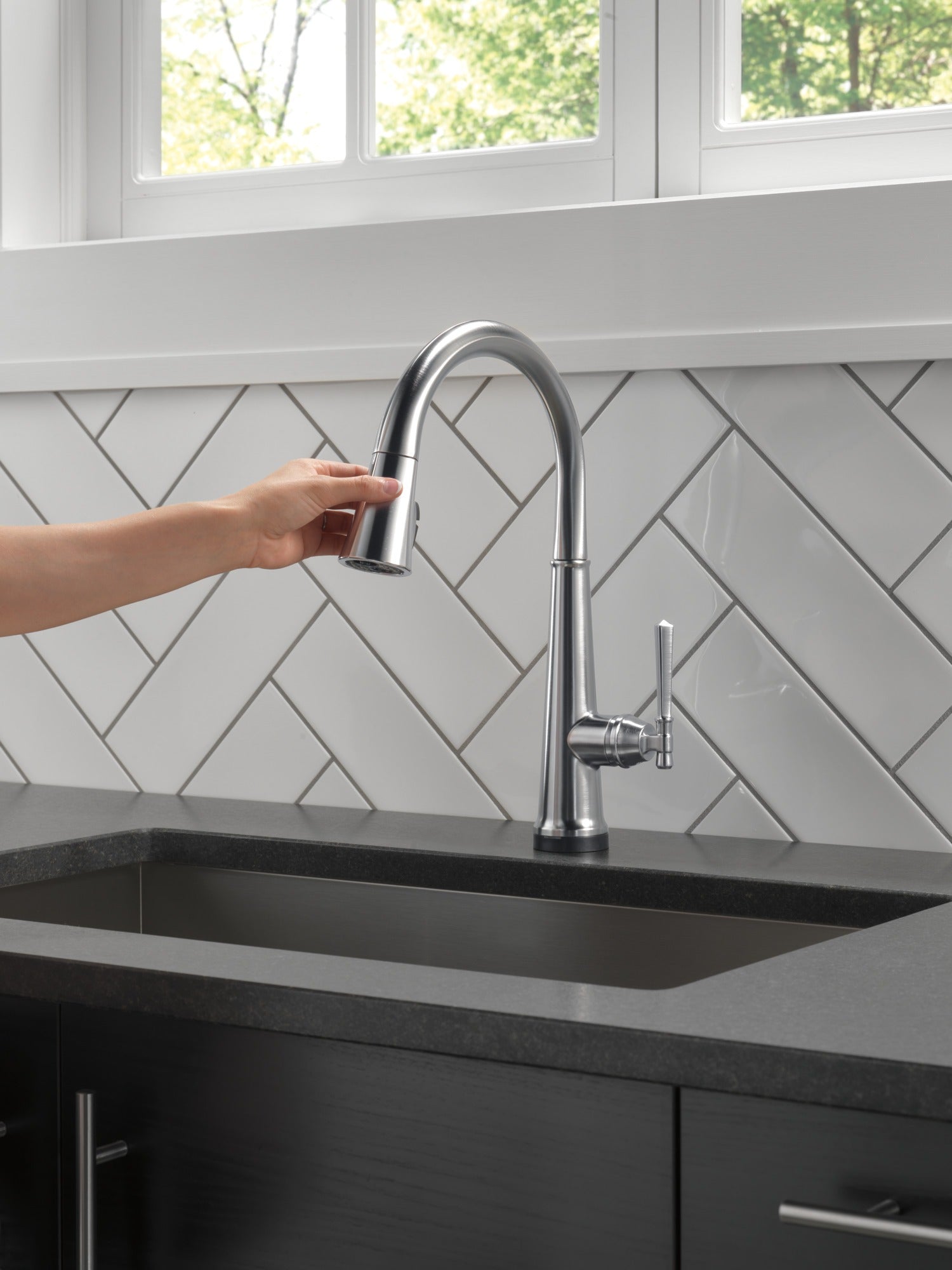 Delta Emmeline® Single Handle Pull-Down Kitchen Faucet with Touch<sub>2</sub>O® Technology