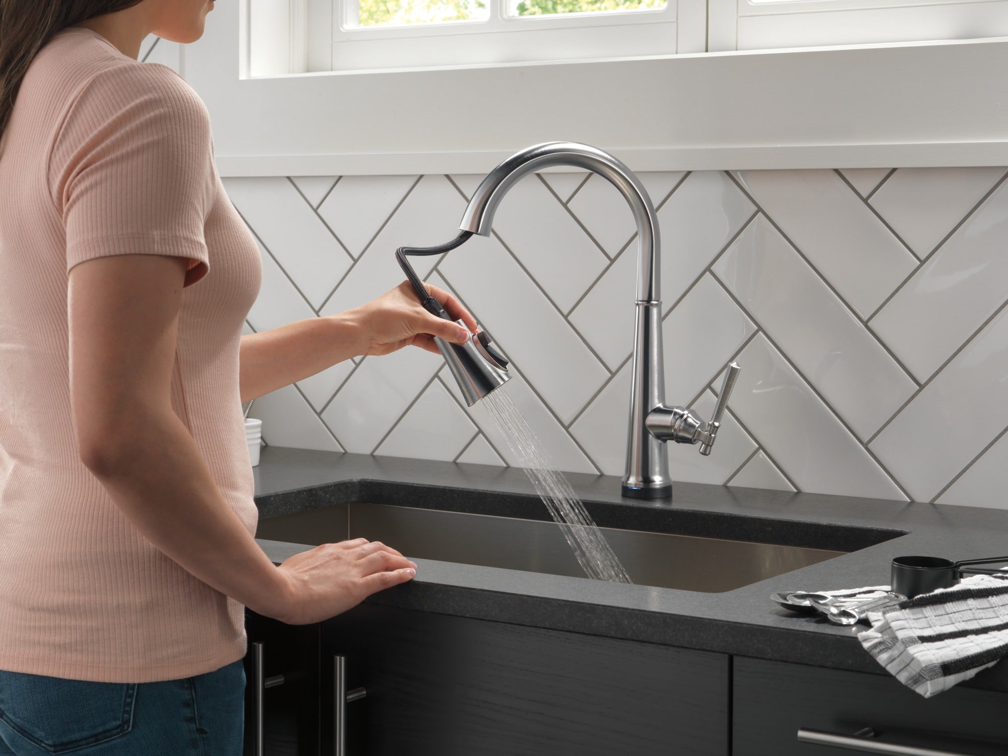 Delta Emmeline® Single Handle Pull-Down Kitchen Faucet with Touch<sub>2</sub>O® Technology