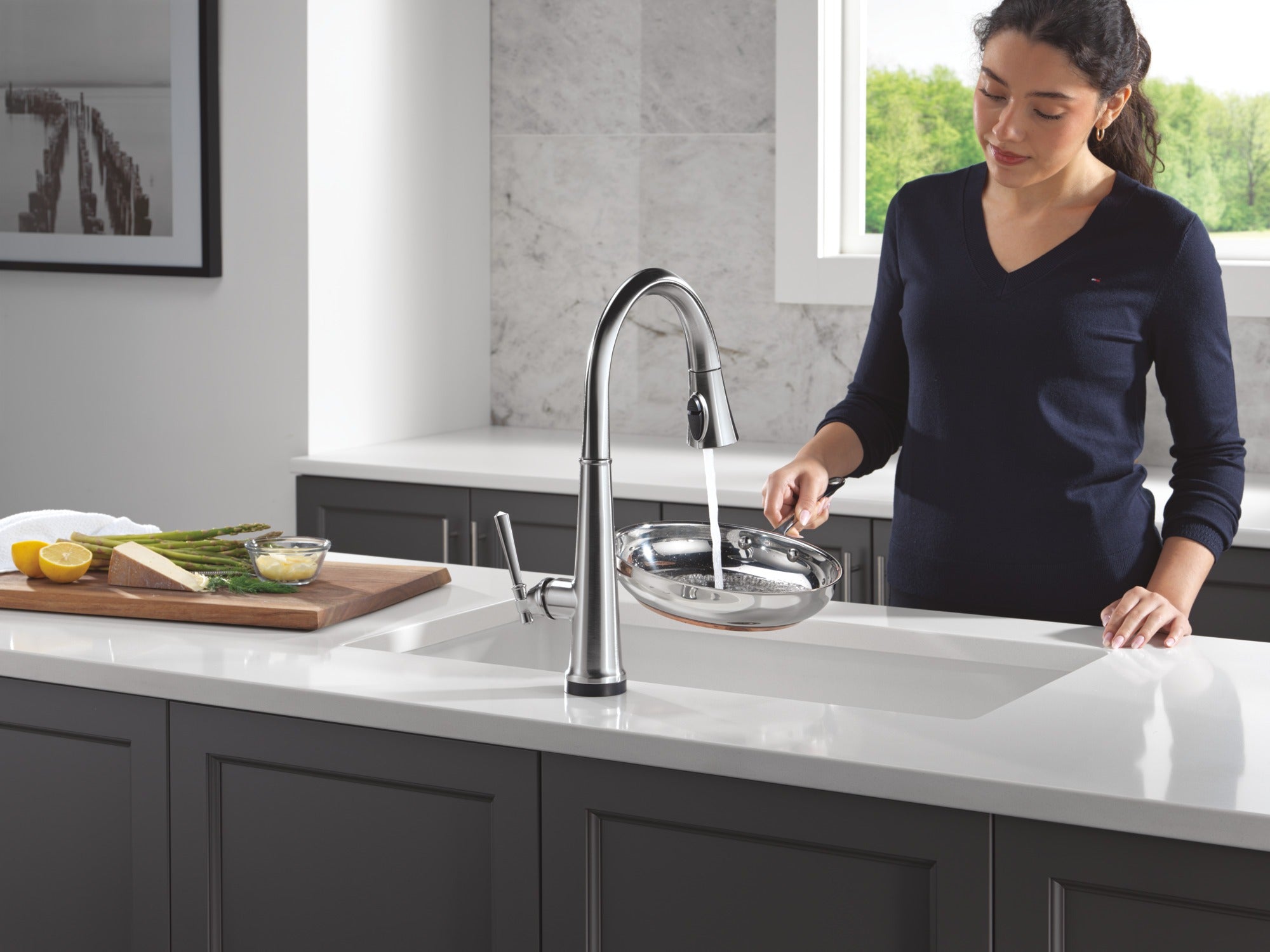 Delta Emmeline® Touch<sub>2</sub>O® Technology Kitchen Faucet with Touchless Technology