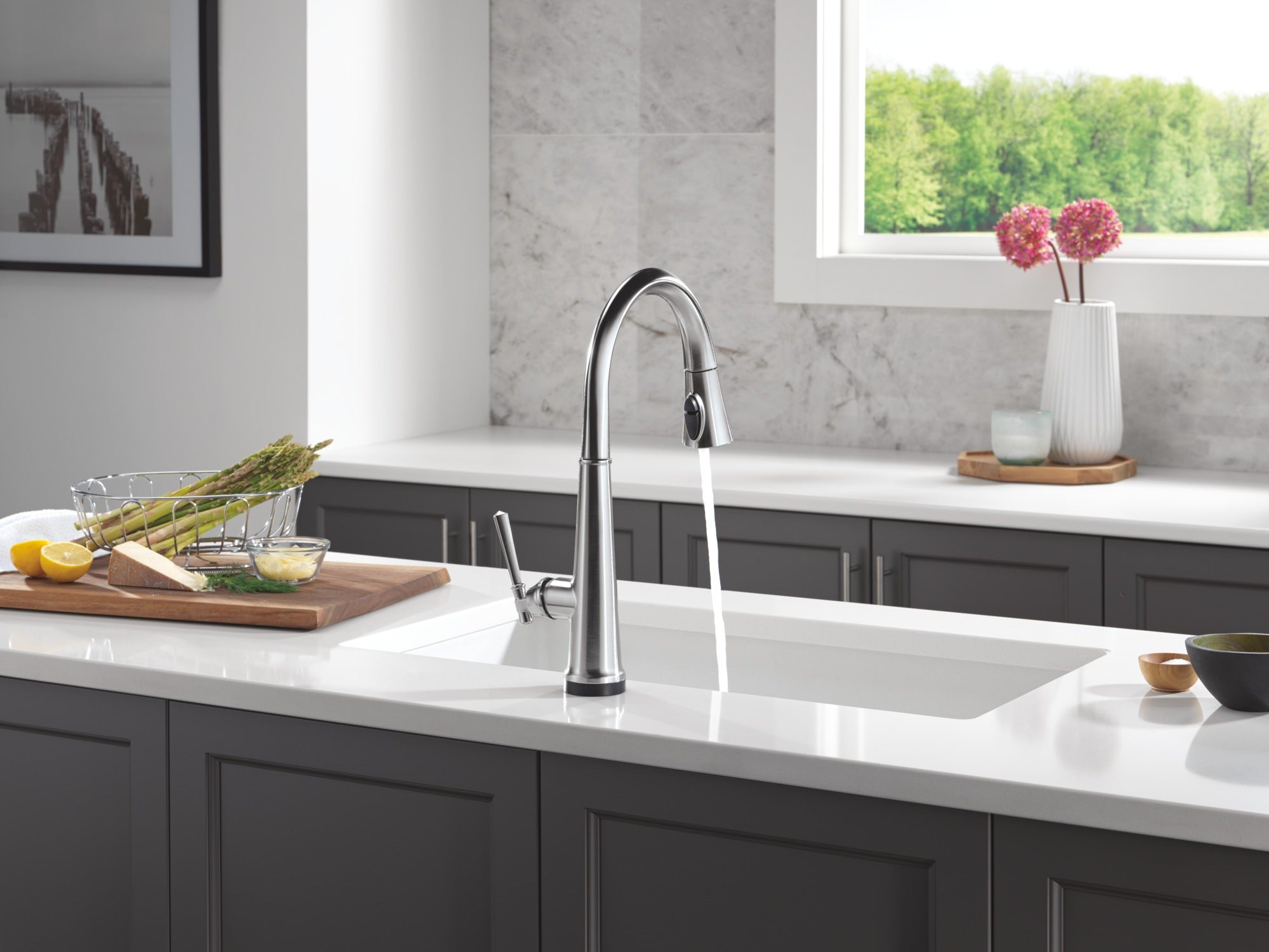 Delta Emmeline® Touch<sub>2</sub>O® Technology Kitchen Faucet with Touchless Technology