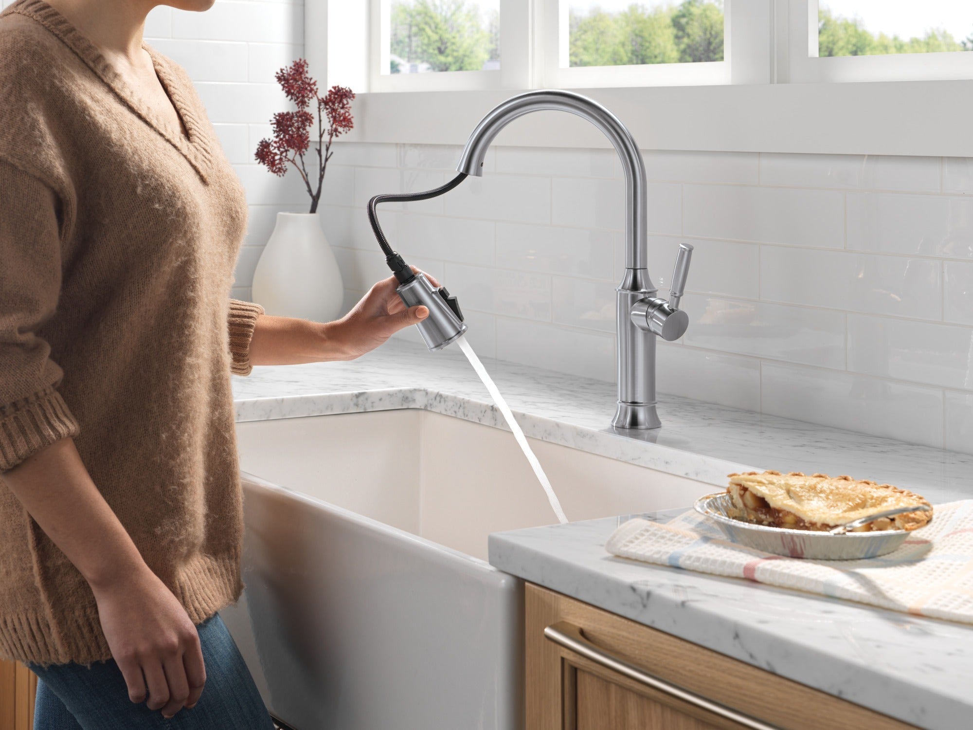 Delta Renaldi™ Single Handle Pull-Down Kitchen Faucet