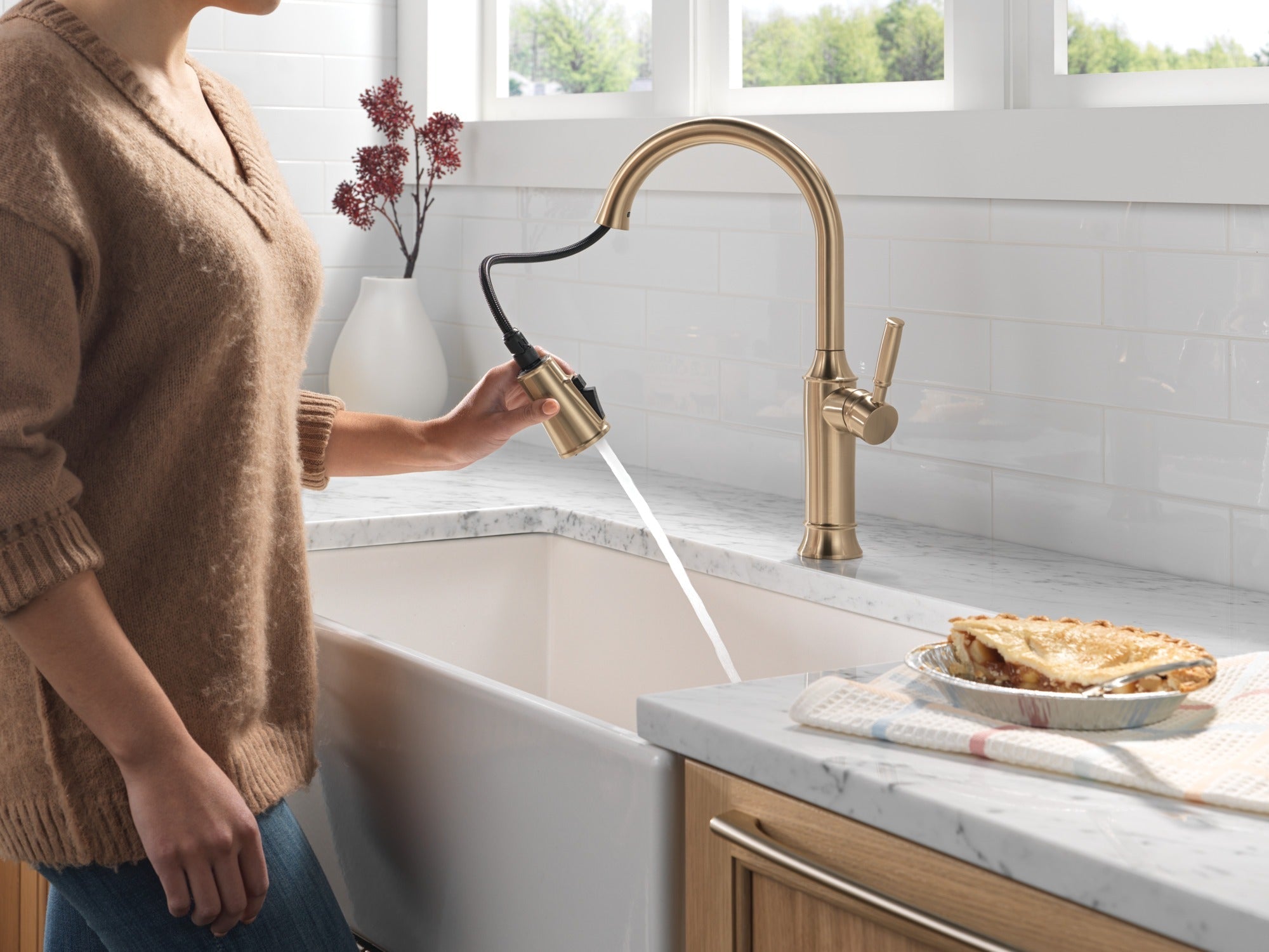 Delta Renaldi™ Single Handle Pull-Down Kitchen Faucet