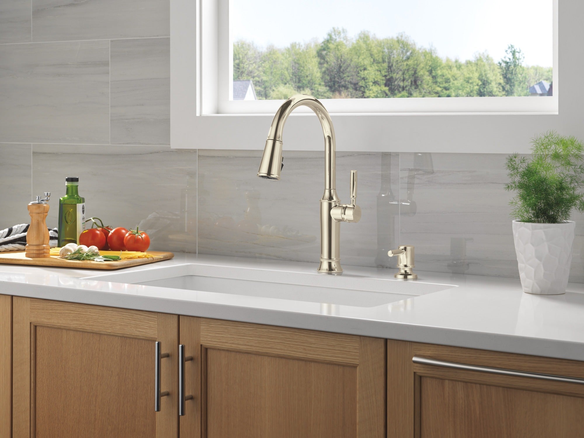 Delta Renaldi™ Single Handle Pull-Down Kitchen Faucet