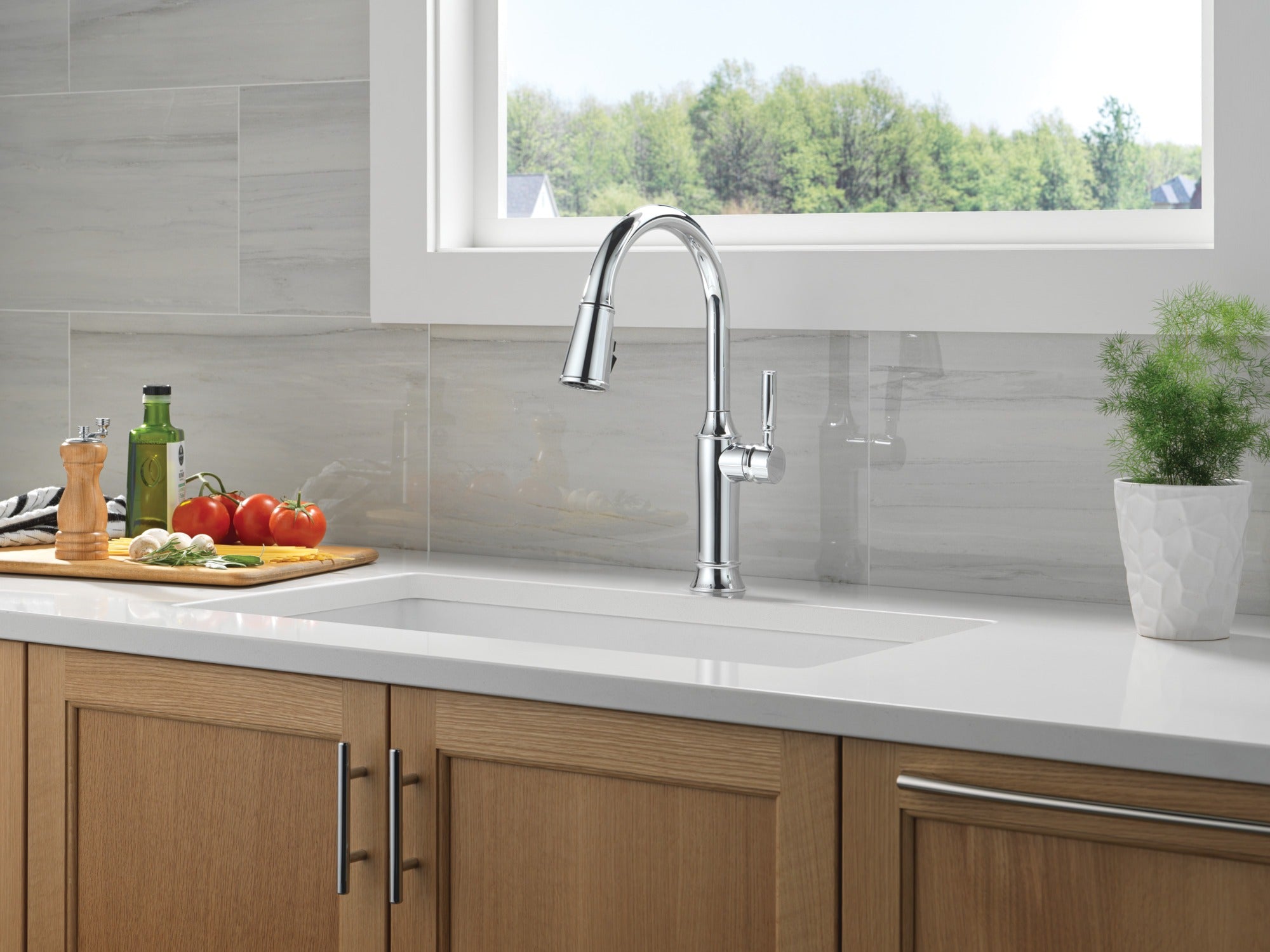 Delta Renaldi™ Single Handle Pull-Down Kitchen Faucet
