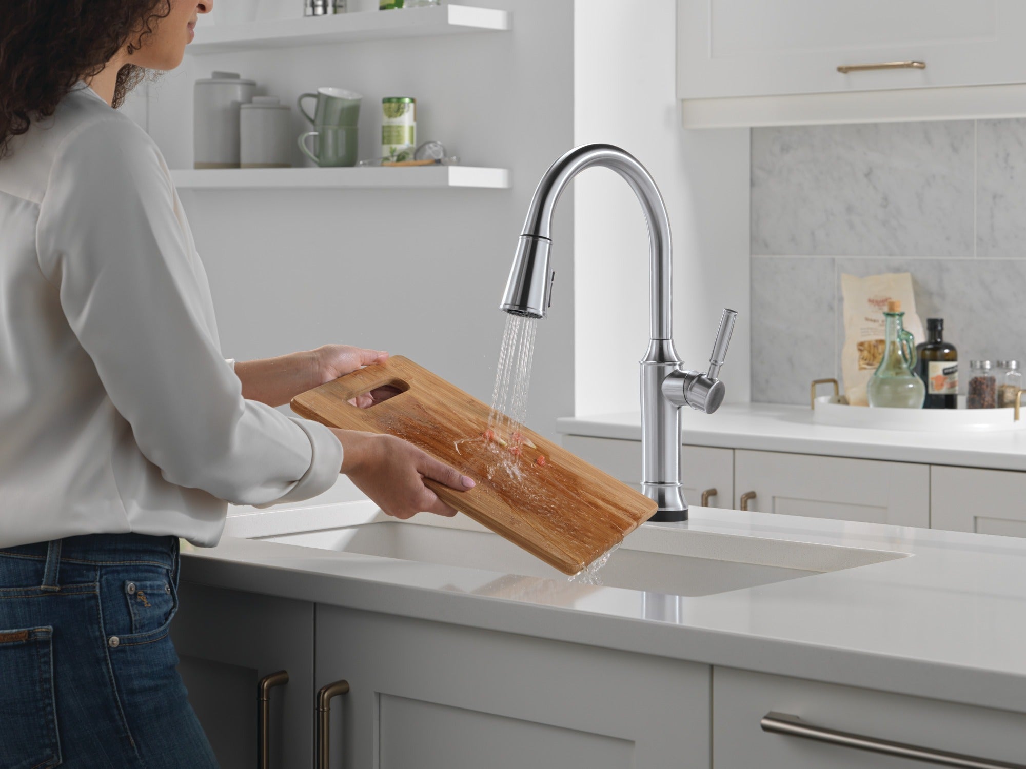 Delta Renaldi™ Touch<sub>2</sub>O® Technology Kitchen Faucet with Touchless Technology