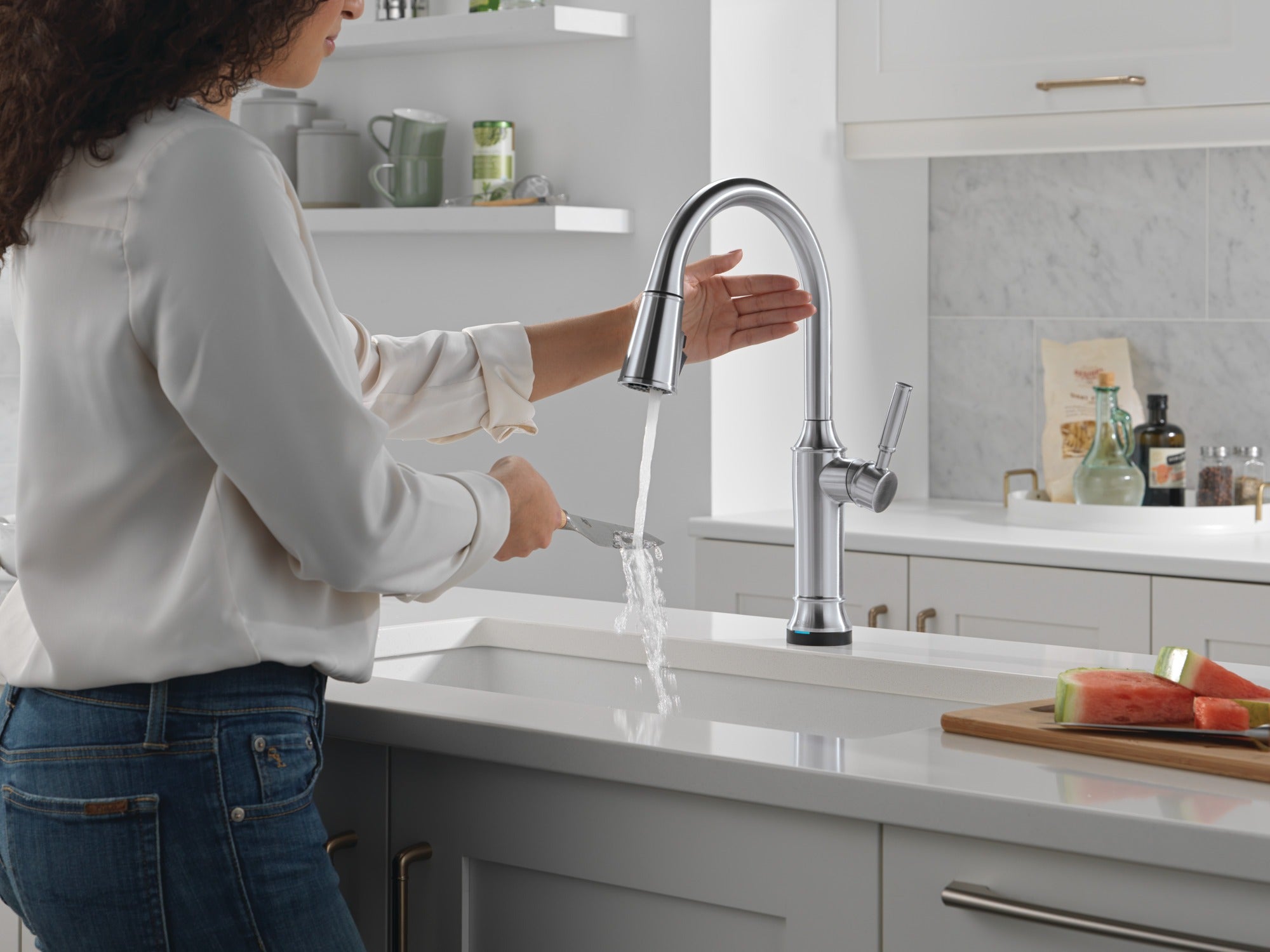 Delta Renaldi™ Touch<sub>2</sub>O® Technology Kitchen Faucet with Touchless Technology