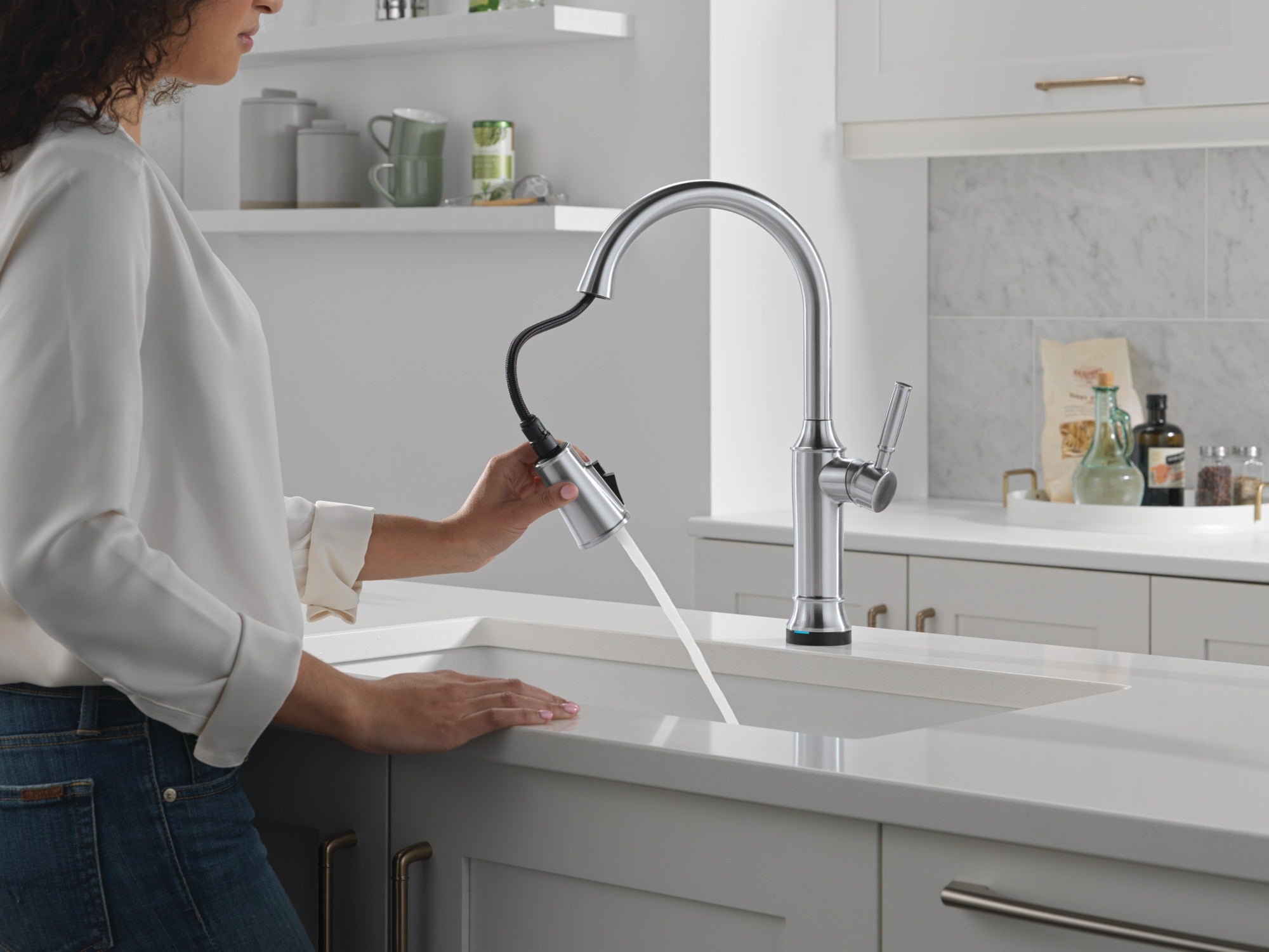 Delta Renaldi™ Touch<sub>2</sub>O® Technology Kitchen Faucet with Touchless Technology