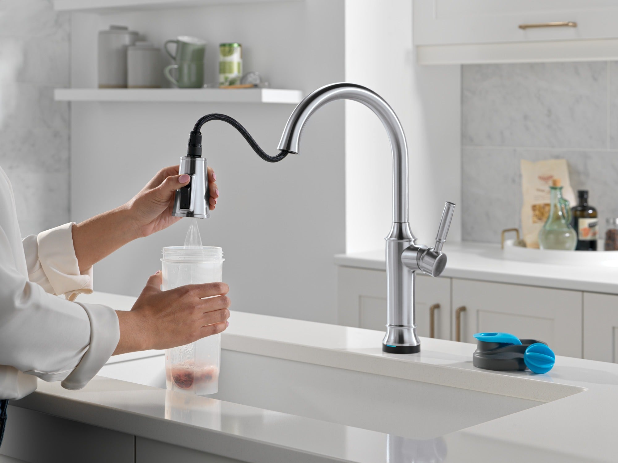 Delta Renaldi™ Touch<sub>2</sub>O® Technology Kitchen Faucet with Touchless Technology