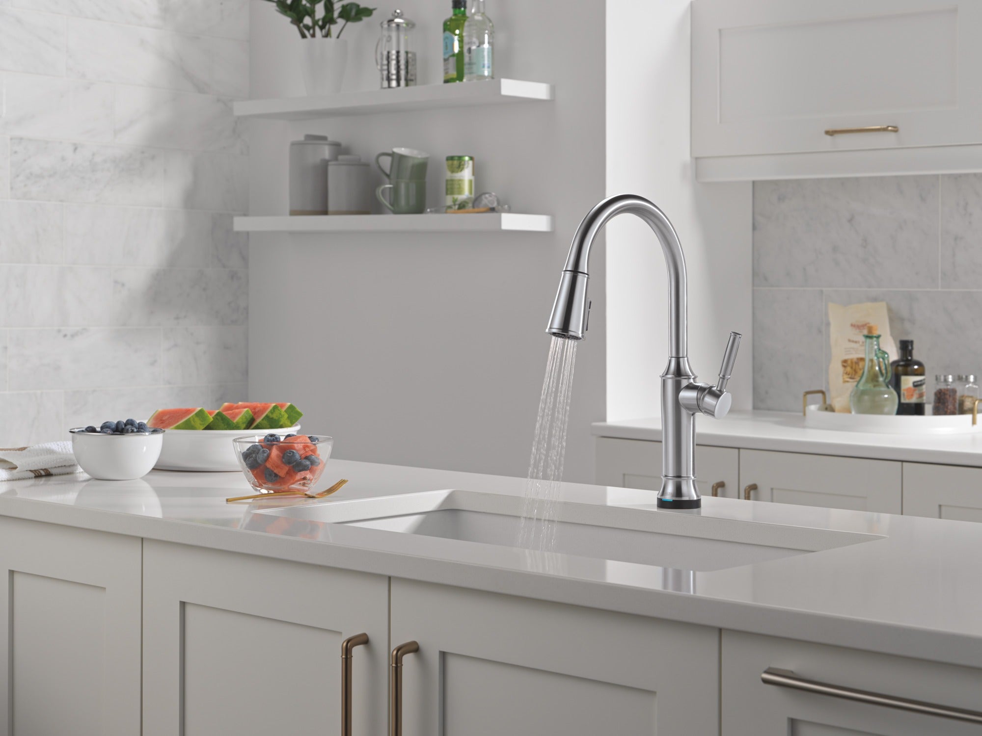 Delta Renaldi™ Touch<sub>2</sub>O® Technology Kitchen Faucet with Touchless Technology