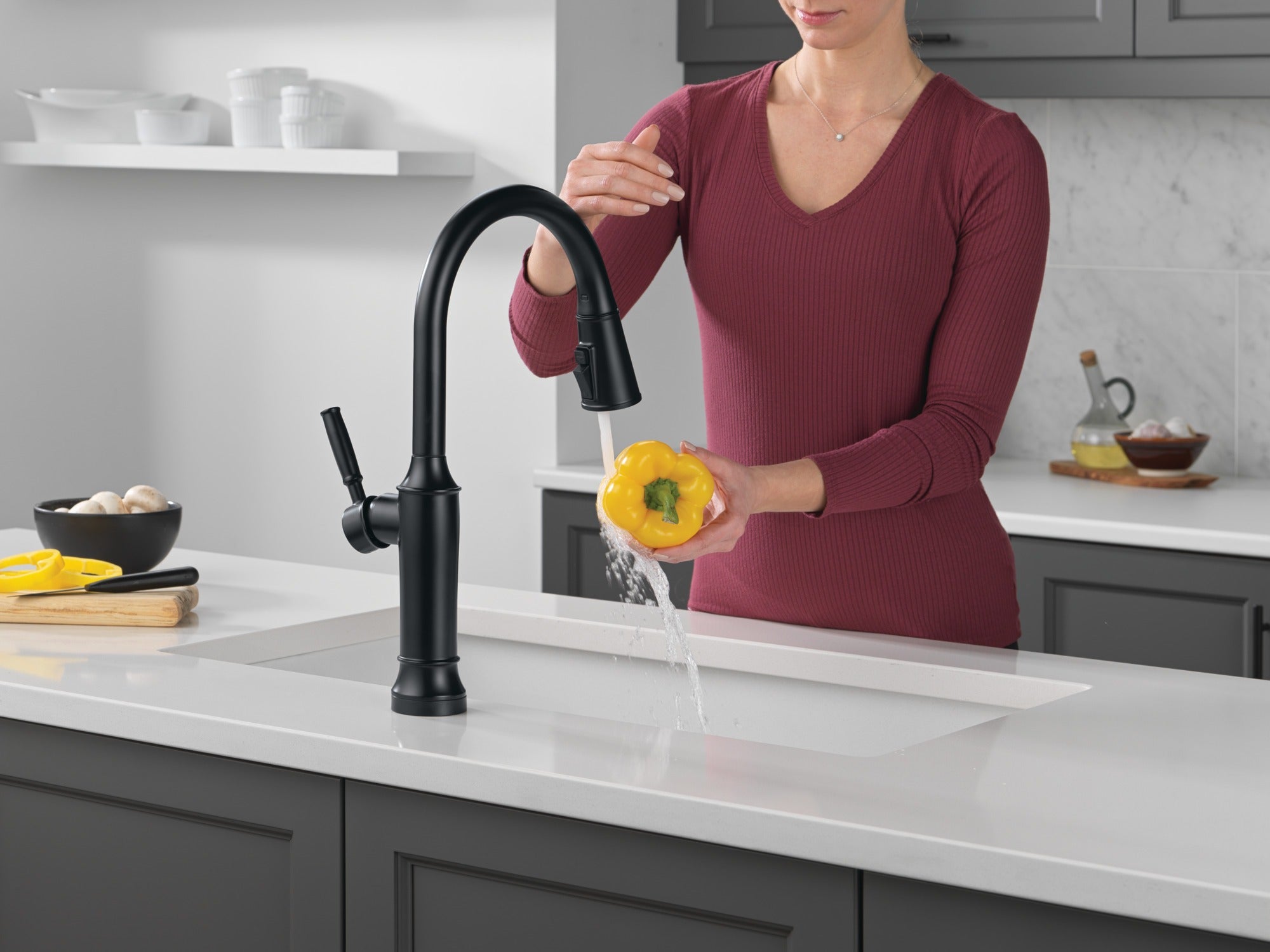 Delta Renaldi™ Touch<sub>2</sub>O® Technology Kitchen Faucet with Touchless Technology