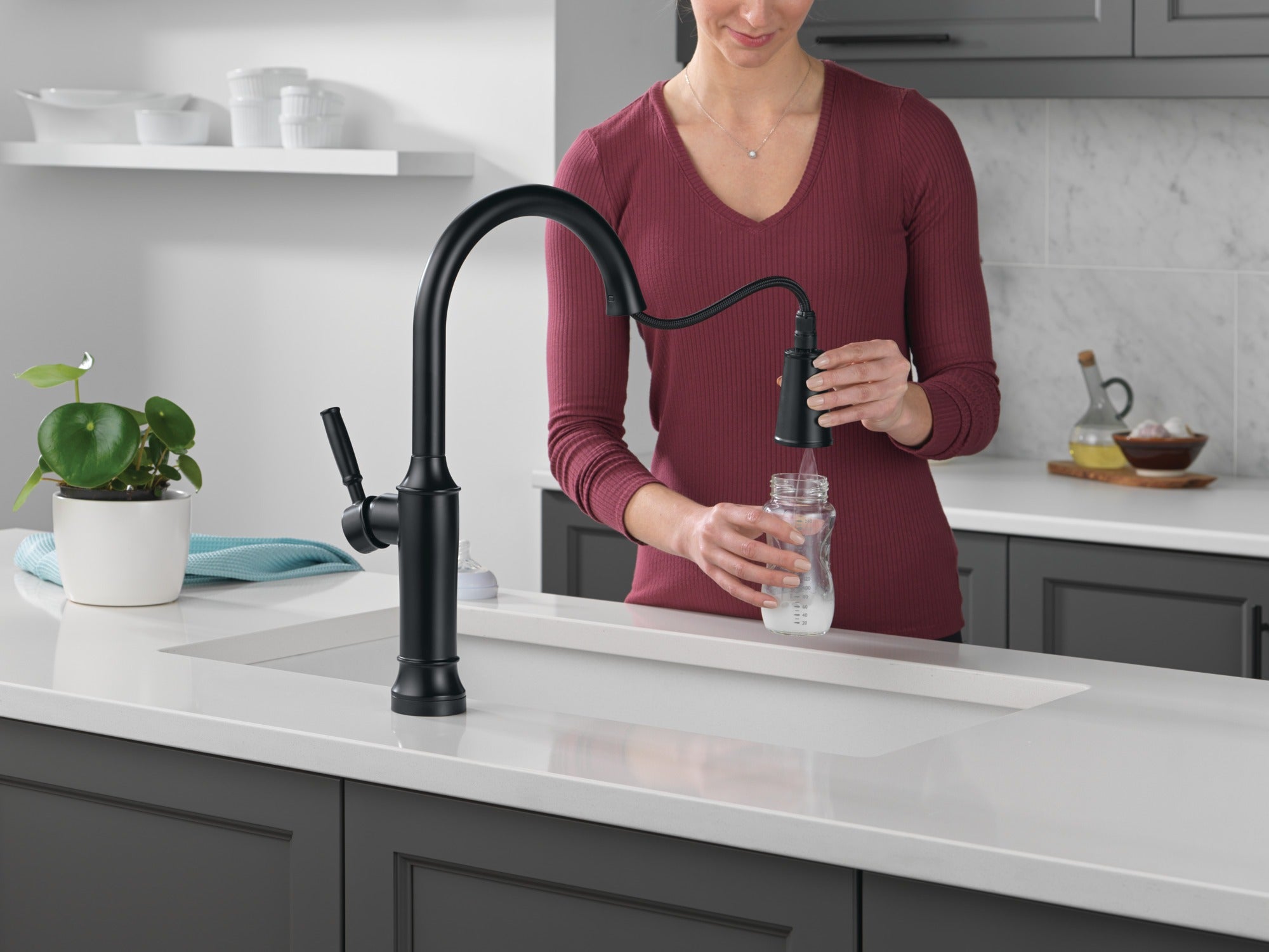 Delta Renaldi™ Touch<sub>2</sub>O® Technology Kitchen Faucet with Touchless Technology