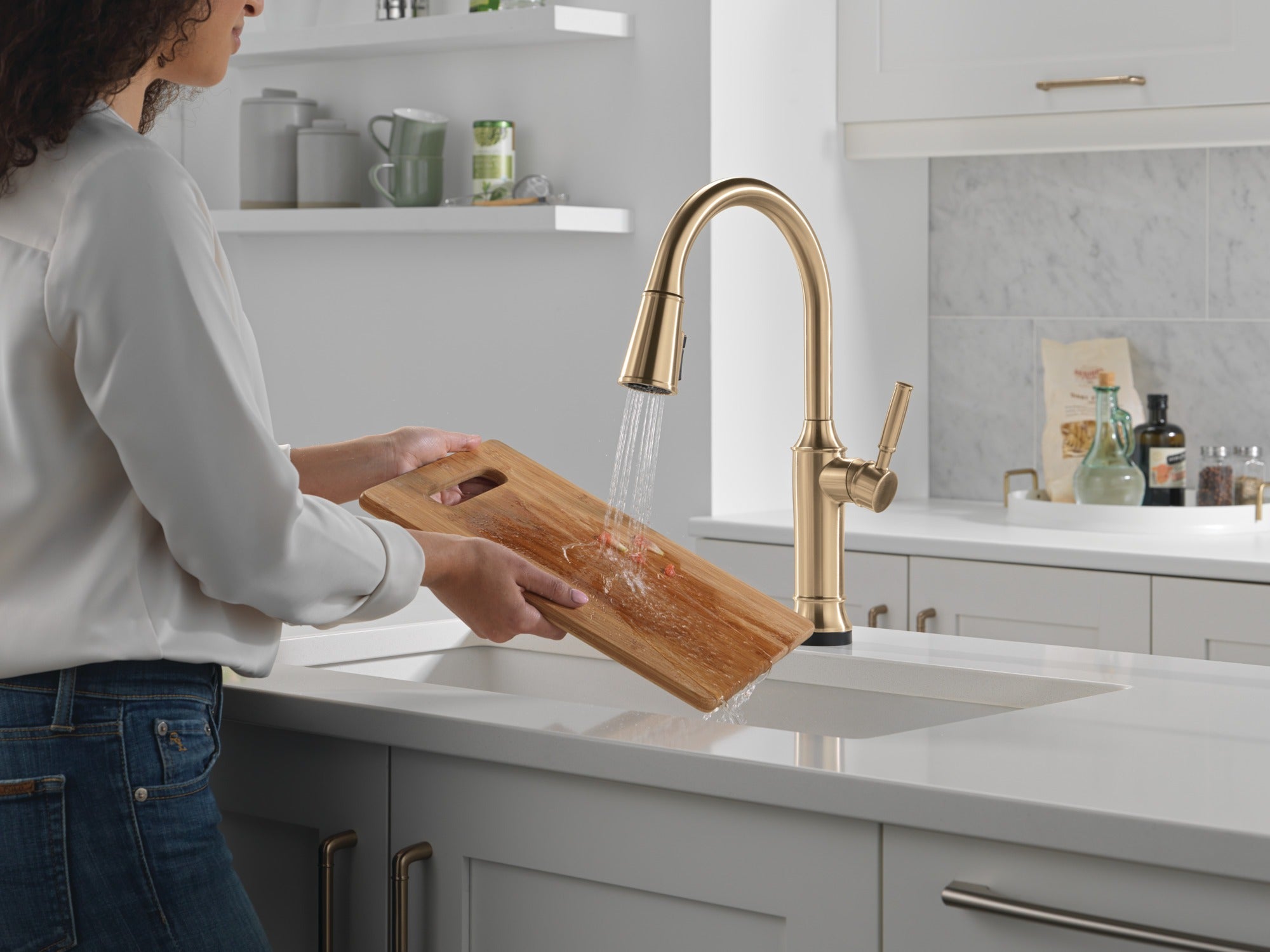 Delta Renaldi™ Touch<sub>2</sub>O® Technology Kitchen Faucet with Touchless Technology