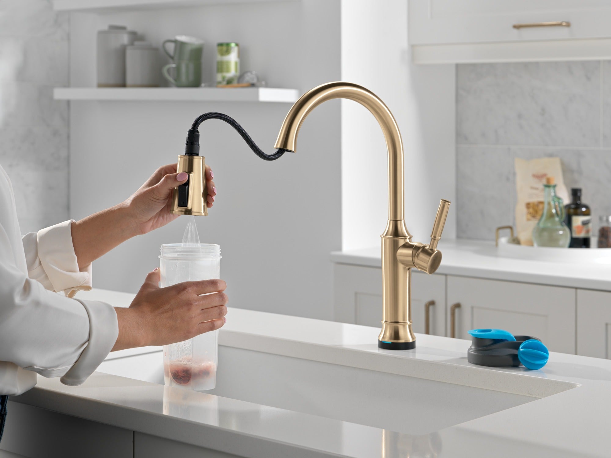 Delta Renaldi™ Touch<sub>2</sub>O® Technology Kitchen Faucet with Touchless Technology
