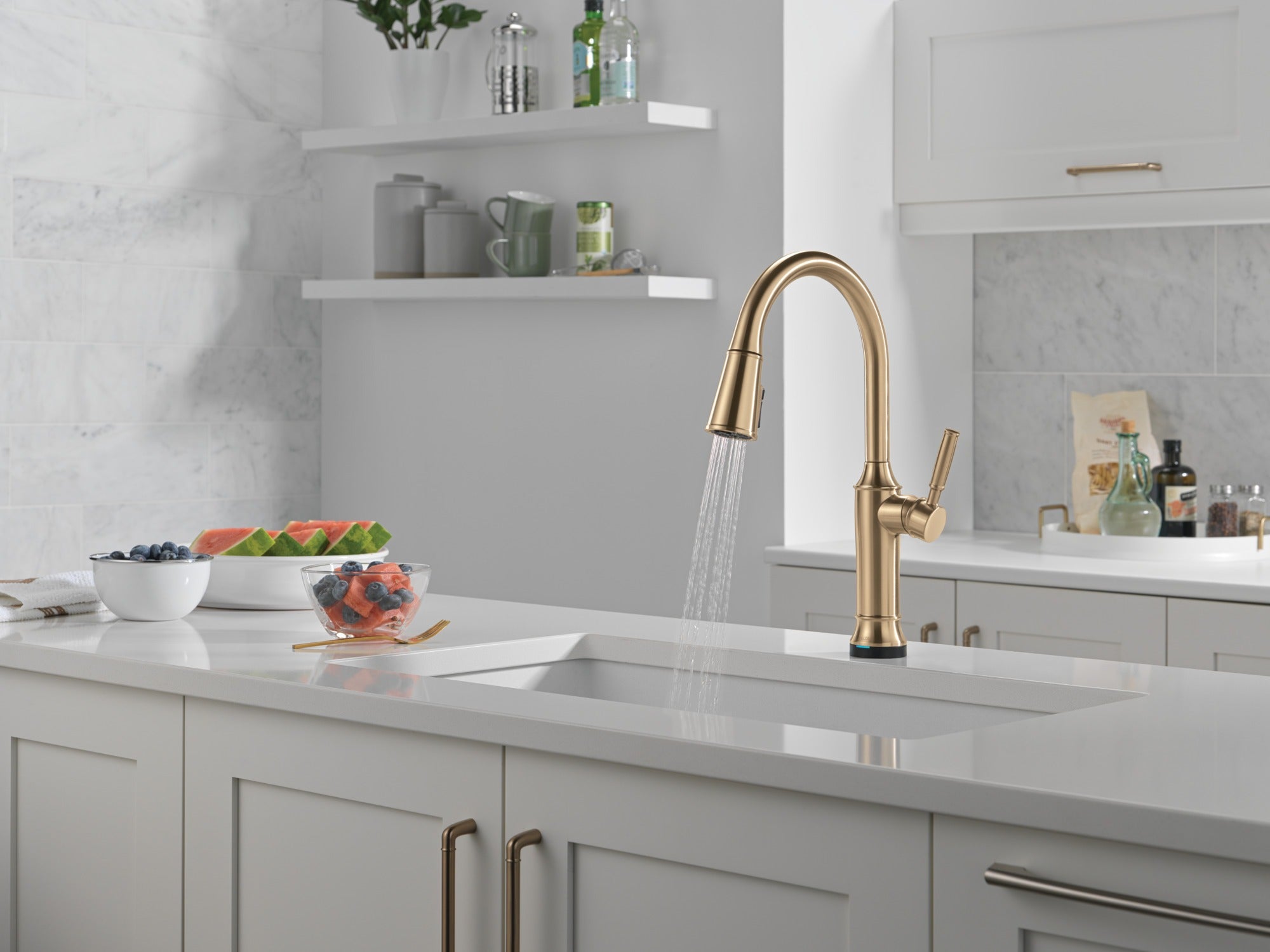 Delta Renaldi™ Touch<sub>2</sub>O® Technology Kitchen Faucet with Touchless Technology