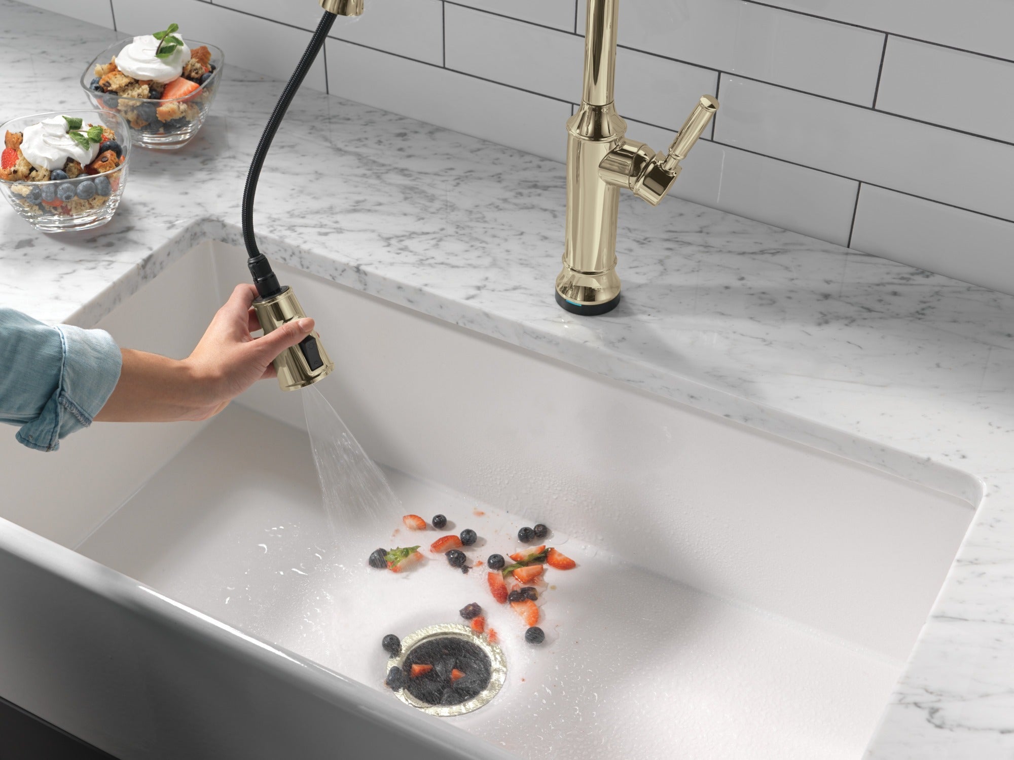Delta Renaldi™ Touch<sub>2</sub>O® Technology Kitchen Faucet with Touchless Technology