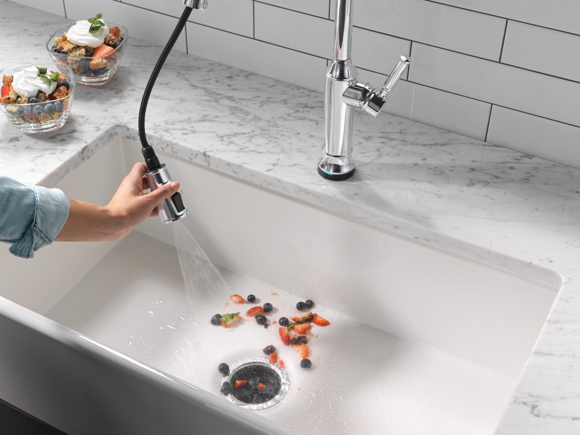 Delta Renaldi™ Touch<sub>2</sub>O® Technology Kitchen Faucet with Touchless Technology